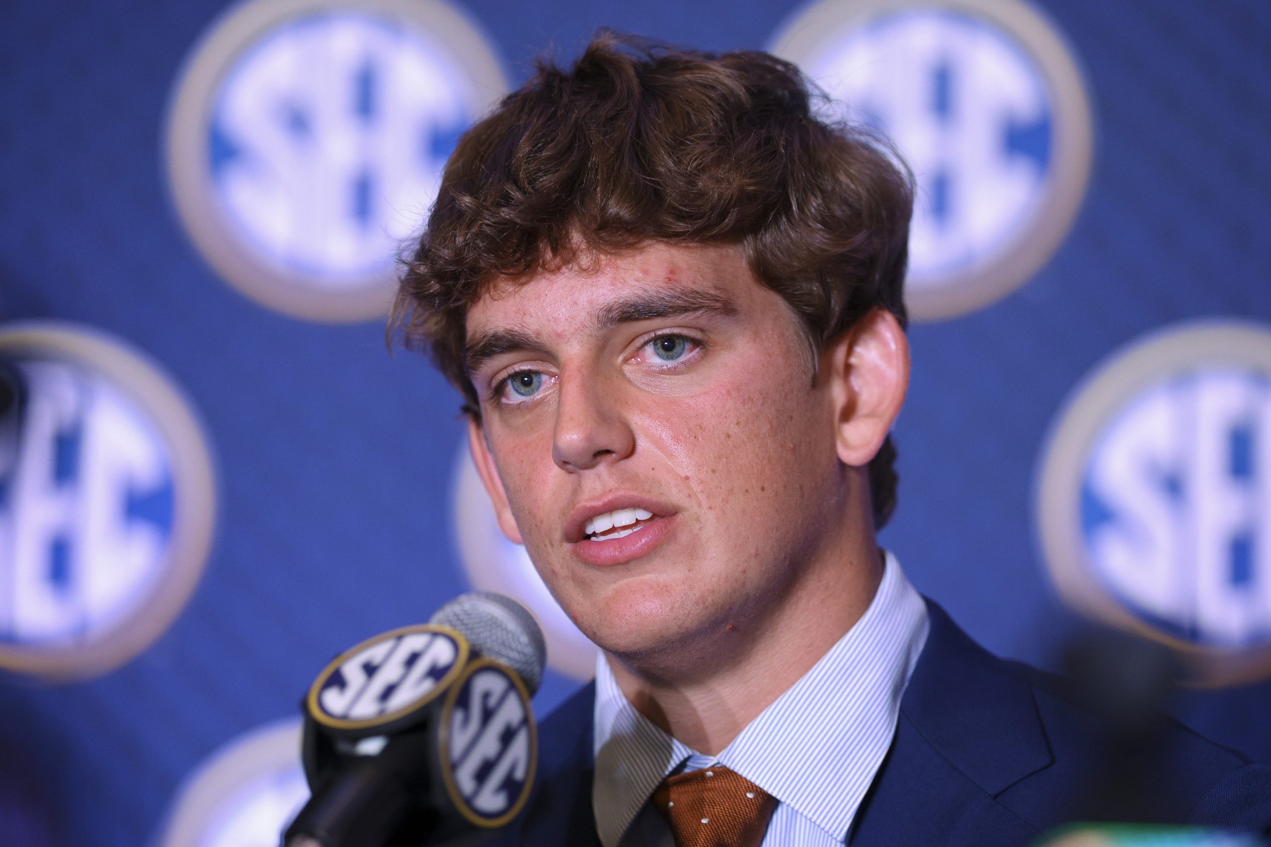 Paul Finebaum defends Arch Manning amid media criticism