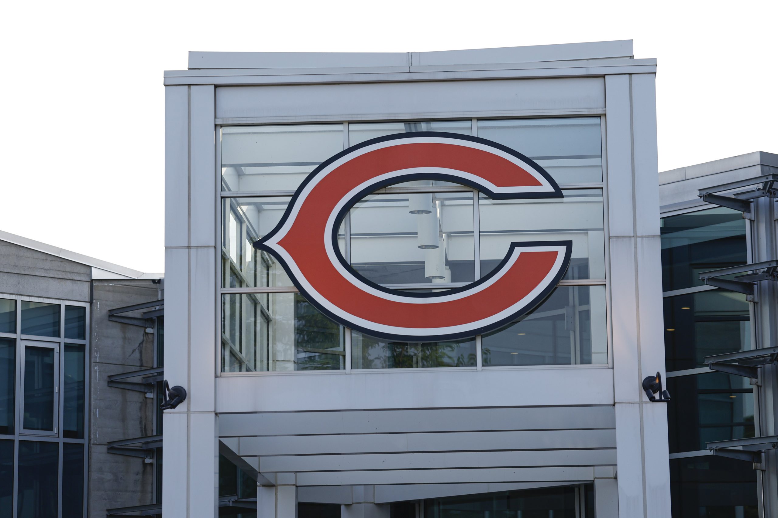 Chicago Bears reportedly waive former Alabama OL, top-10 NFL Draft pick