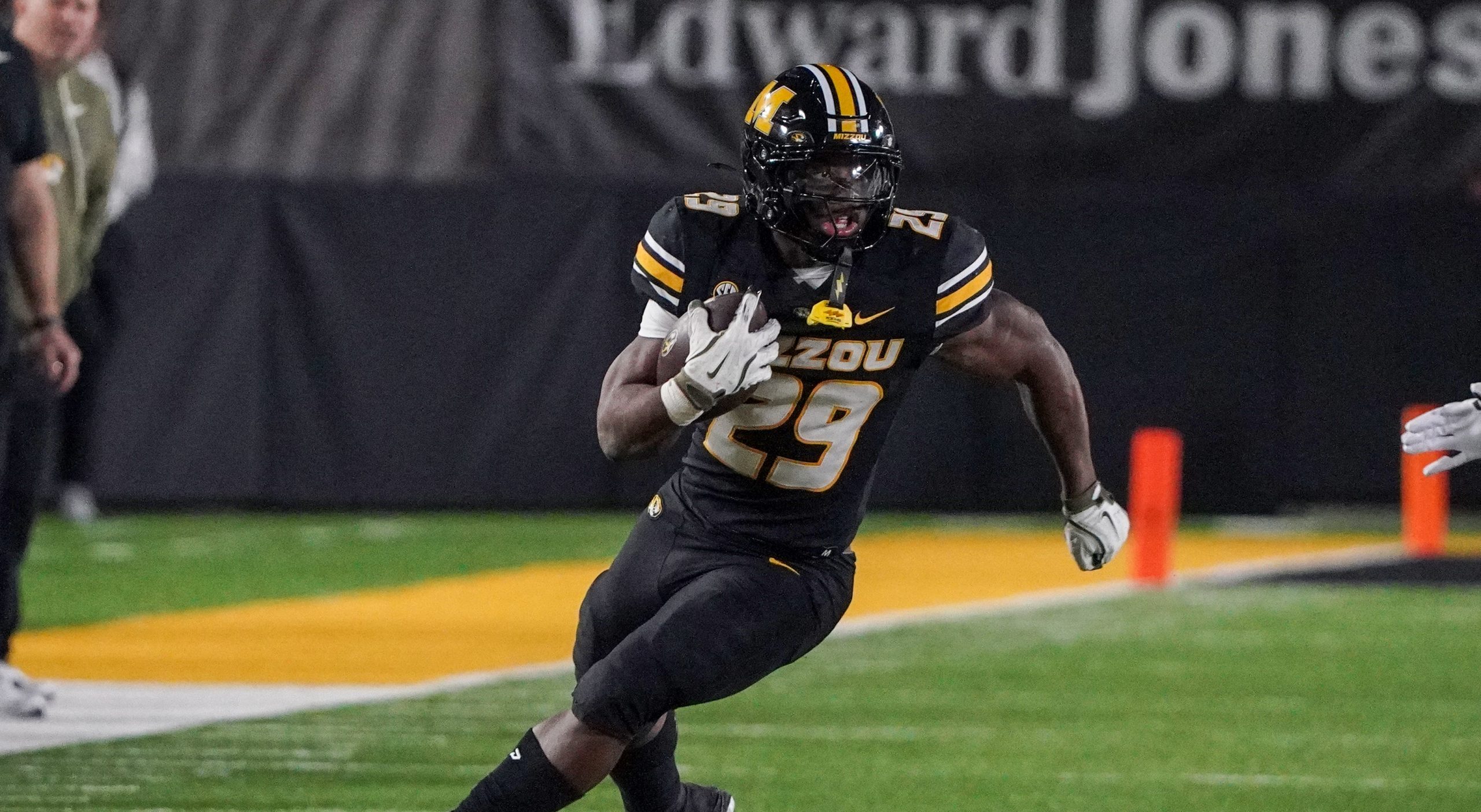 Eli Drinkwitz provides latest on Ahmad Hardy’s recovery Eli Drinkwitz provides latest on Ahmad Hardy’s recovery