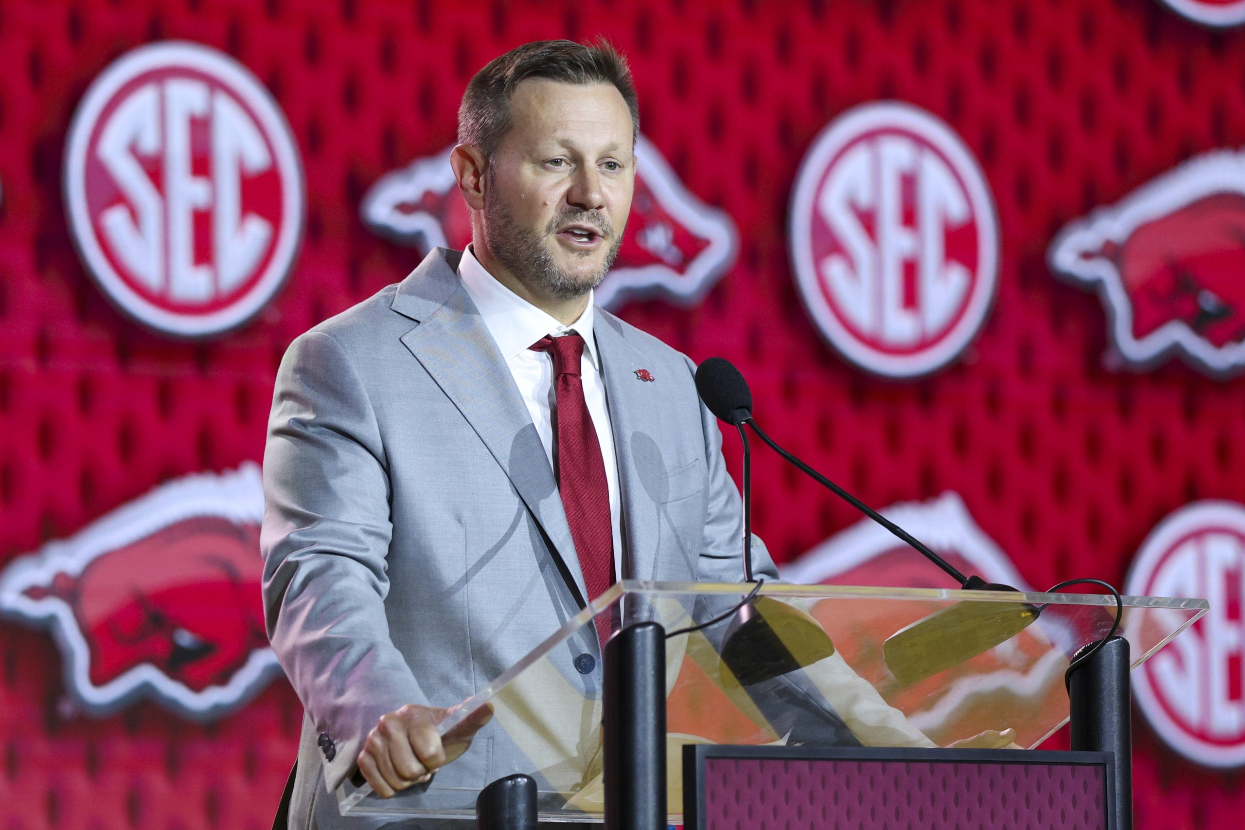 Ryan Silverfield gives update on Arkansas QB competition