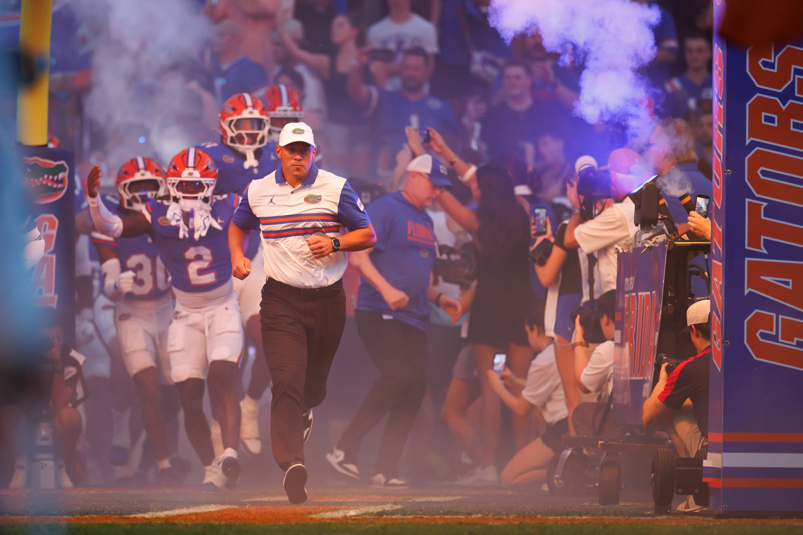 Jon Sumrall, Todd Golden share embrace prior to Florida&rsquo;s opener