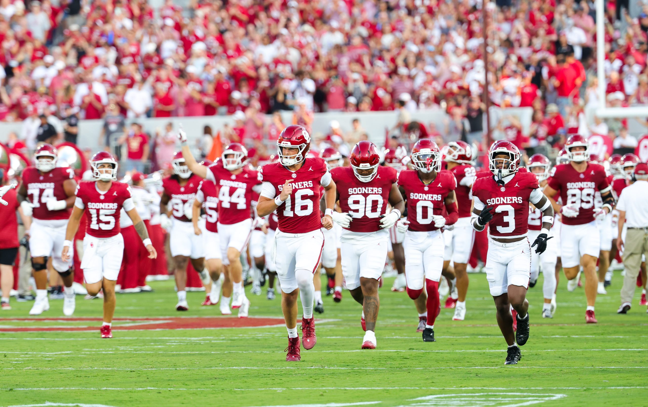 Oklahoma opens as road favorite at Michigan in top-25 clash
