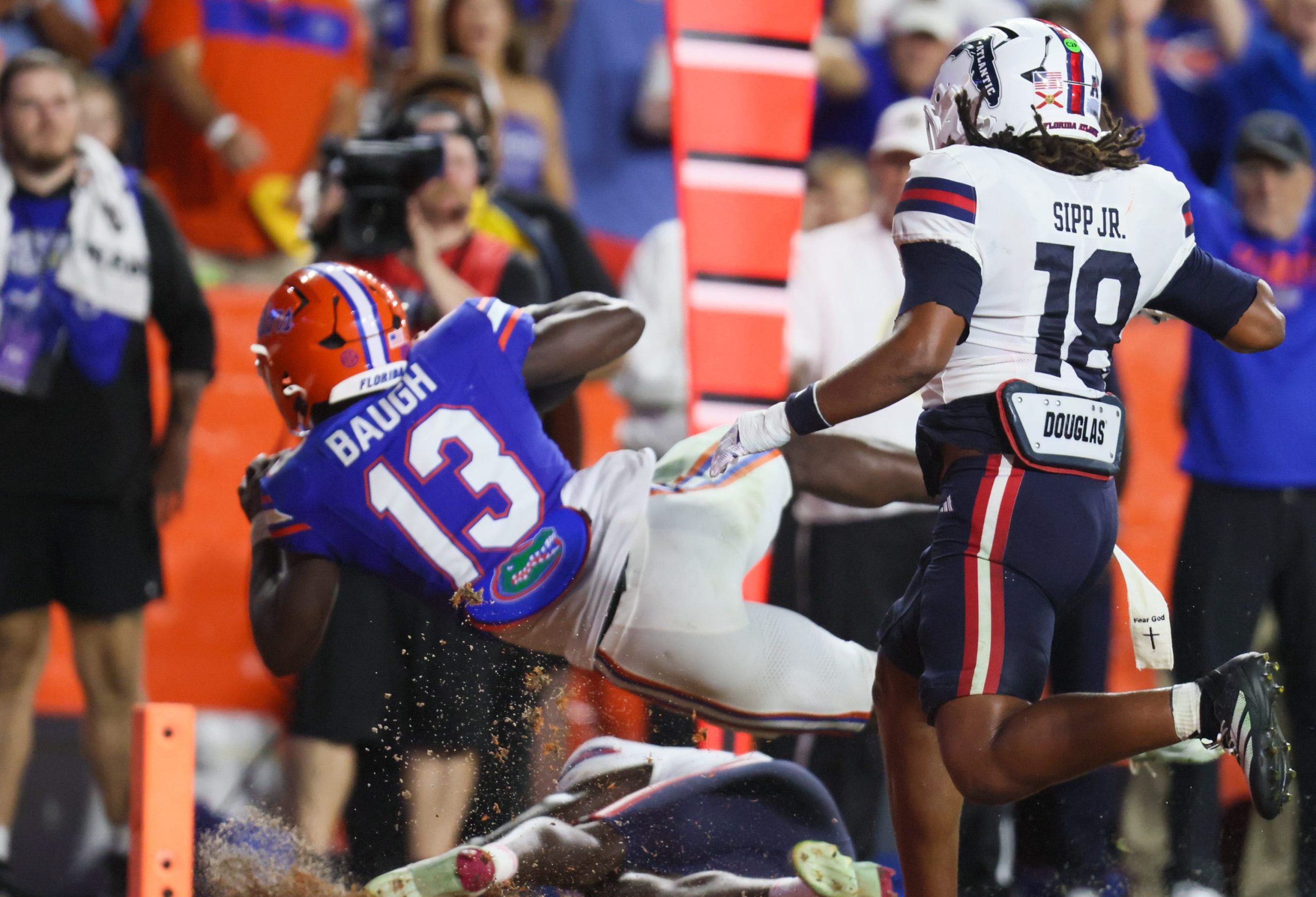 Jadan Baugh side-steps FAU defender for first TD of 2026