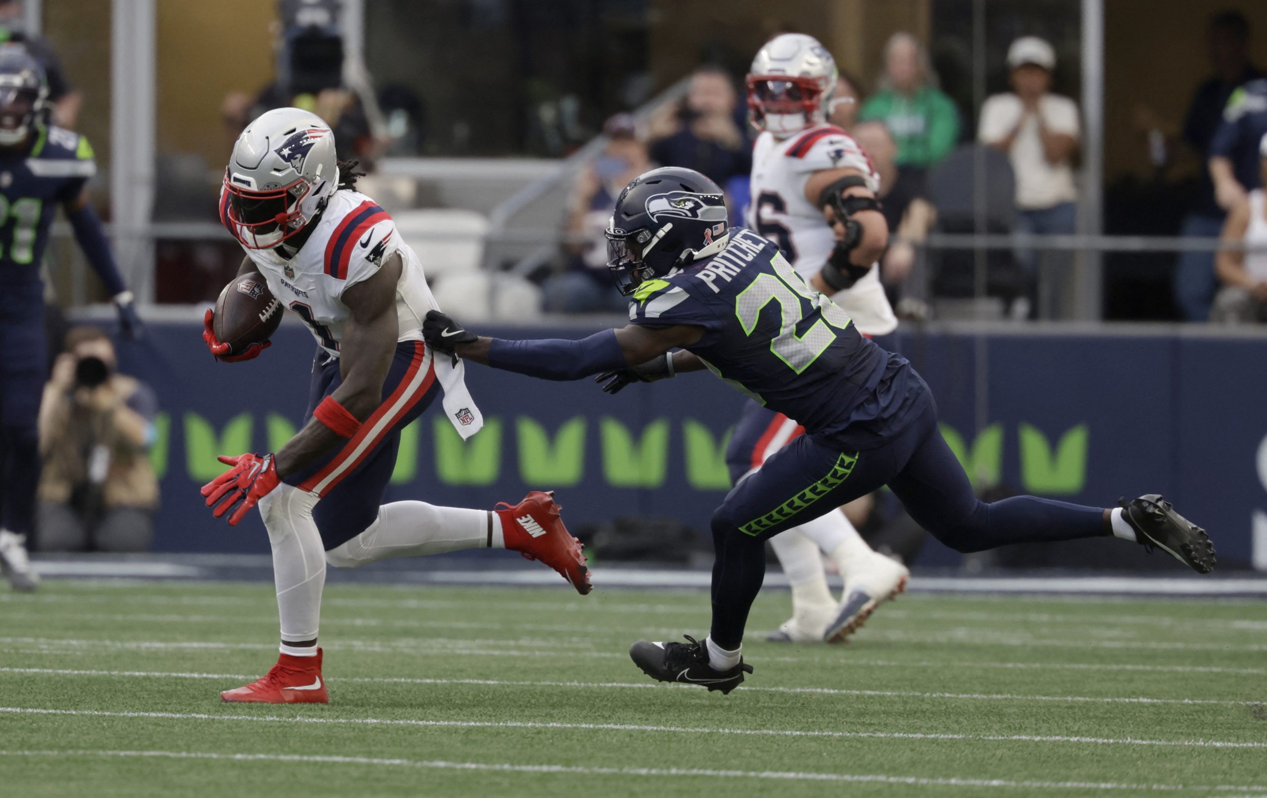 AJ Brown, former Ole Miss WR, receives injury update after exiting NFL season opener