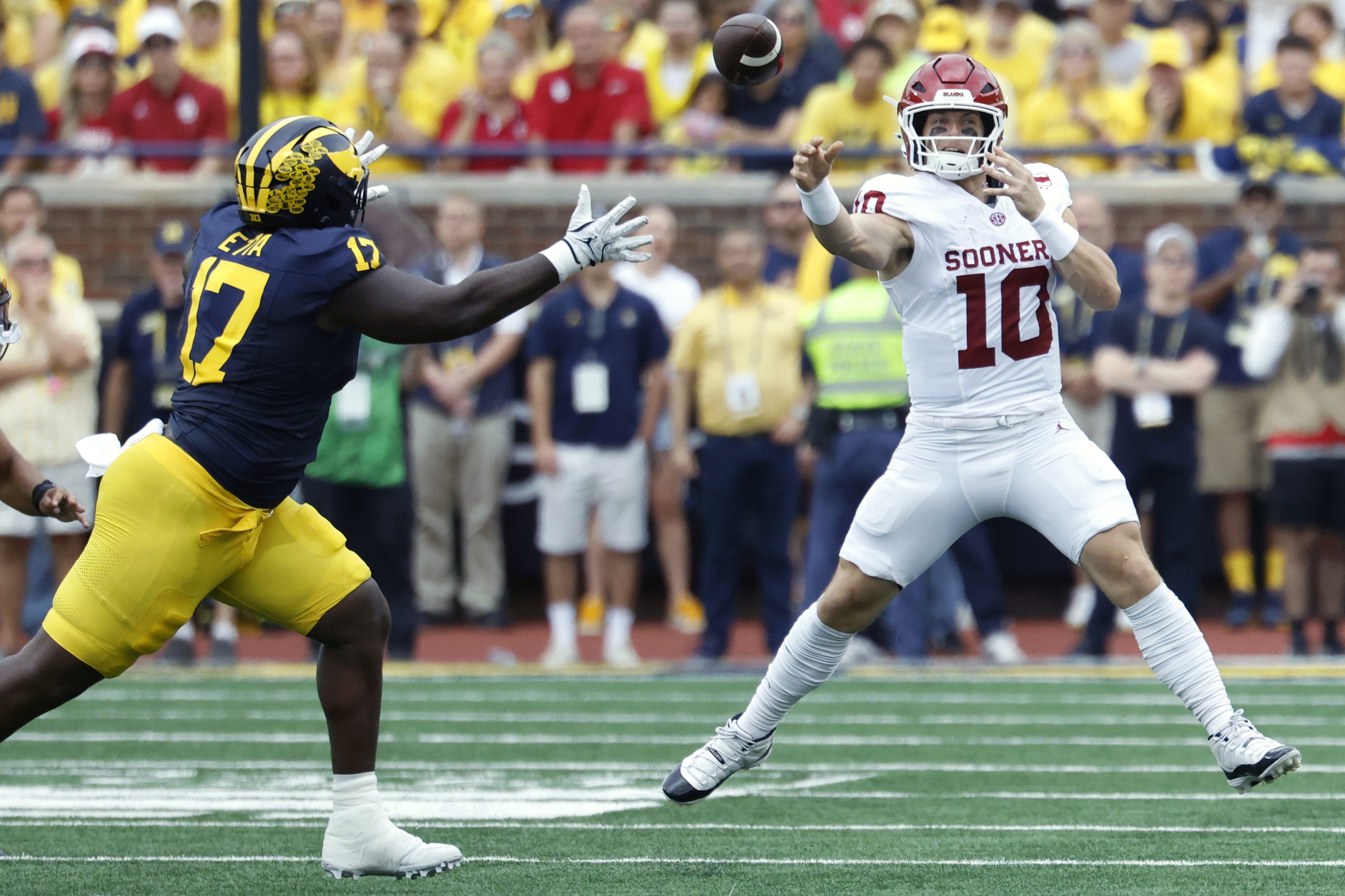 Oklahoma gets on the board vs. Michigan with 22-yard John Mateer TD pass