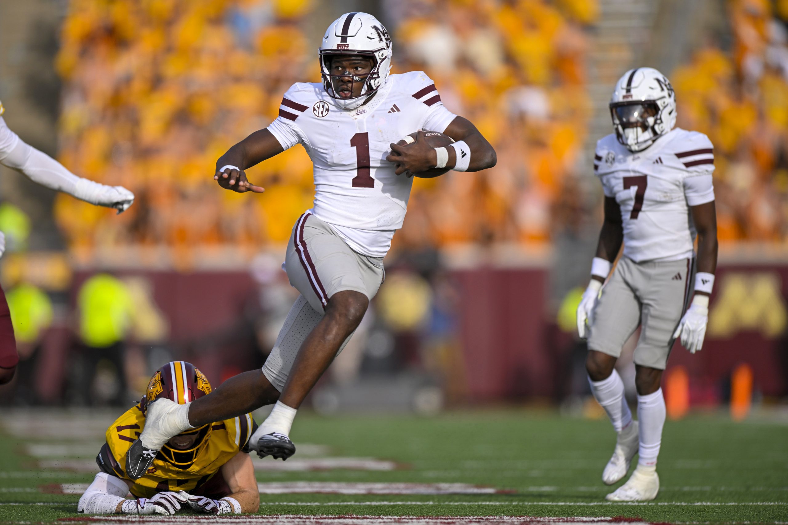 Austin Simmons, Kamario Taylor recognized for standout Week 2 performances