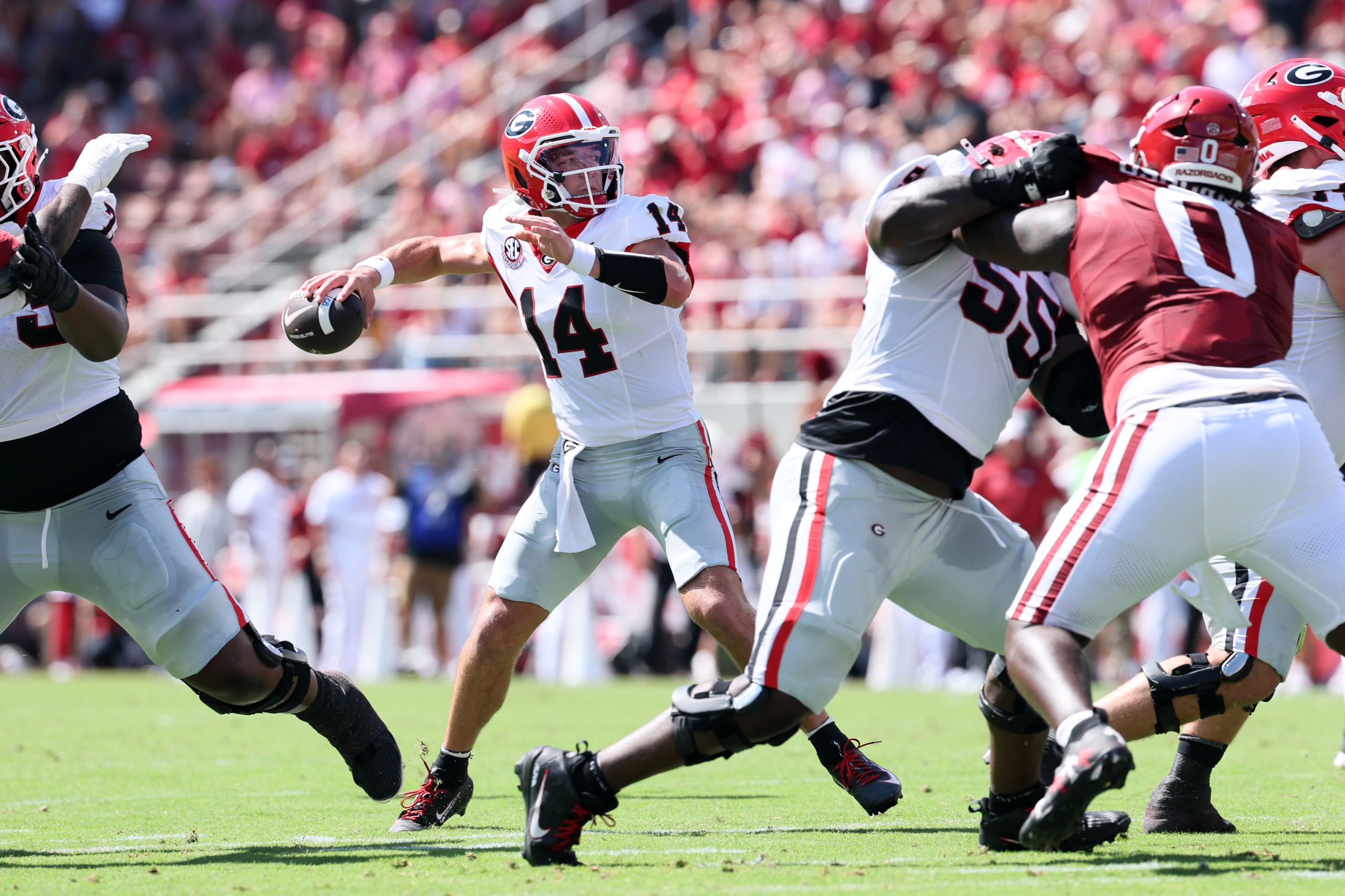 Gunner Stockton hits Craig Dandrige with long TD strike as Georgia extends lead over Arkansas