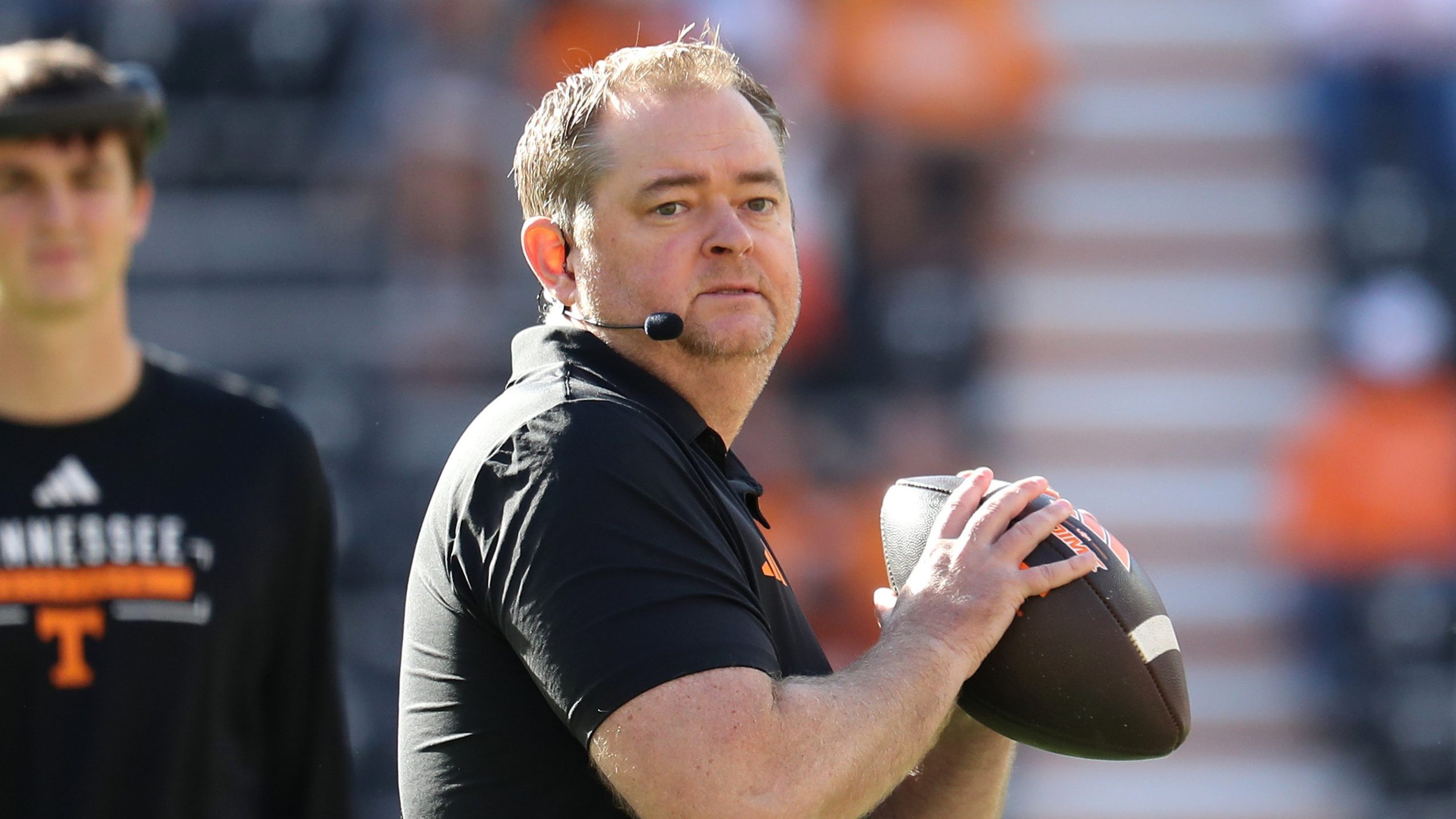 Josh Heupel hits crossbar throw from 25 yards for 6-figure charity donation on College GameDay