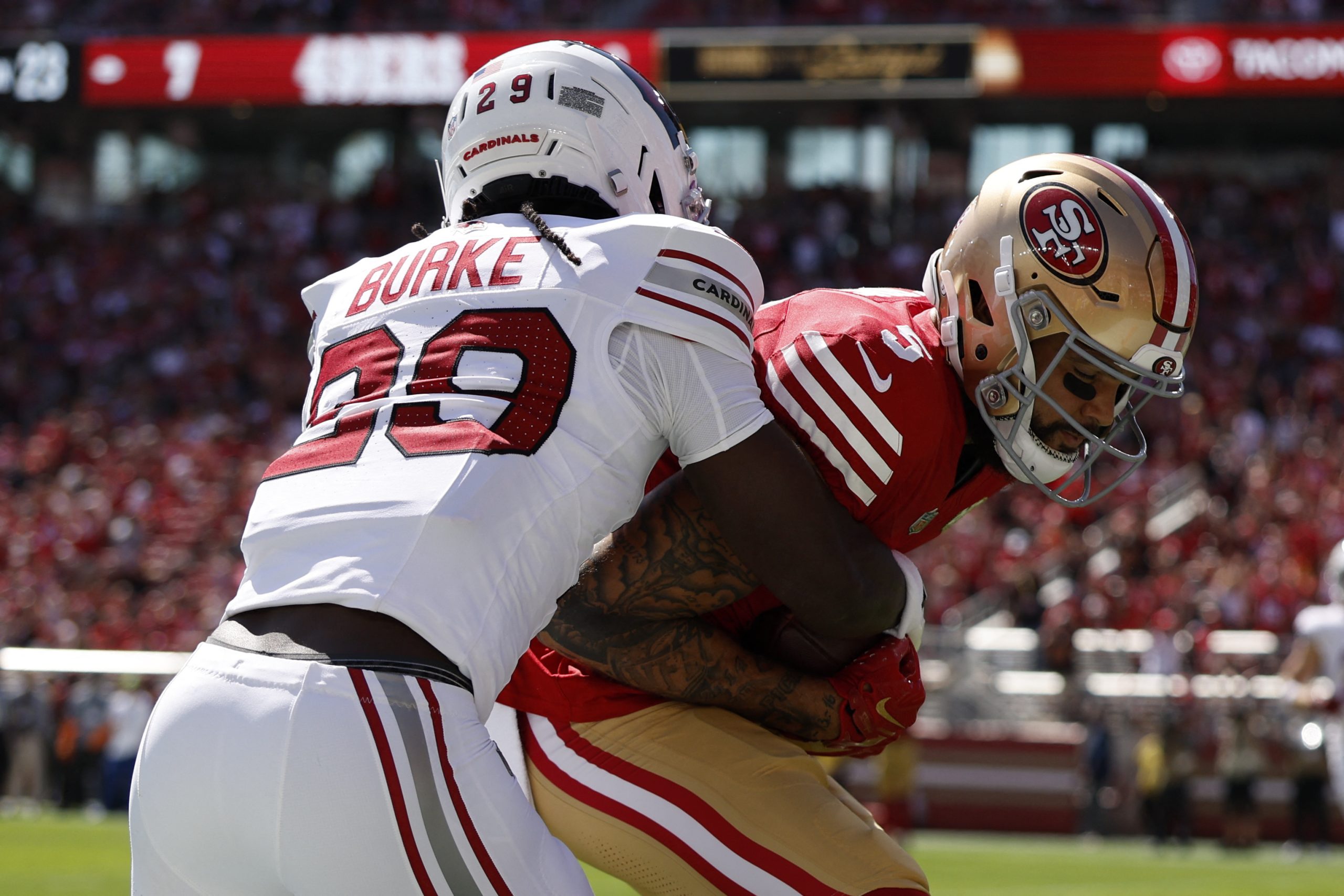Mike Evans exits game with potential rib injury Mike Evans exits game with potential rib injury