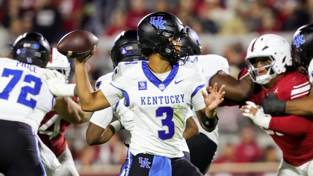 Kentucky QB Kenny Minchey against Oklahoma.