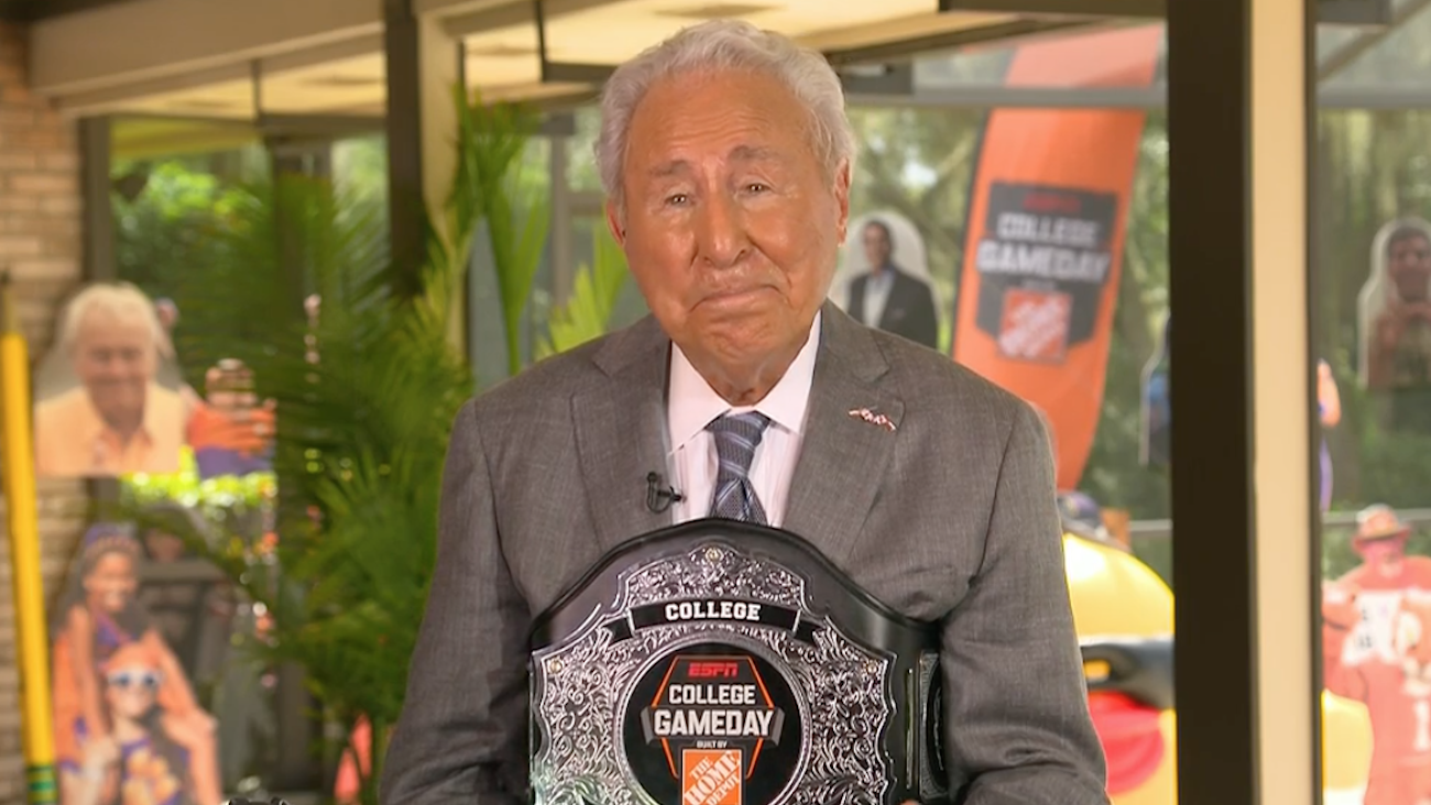 Lee Corso will return to College GameDay live set in 2021, per report