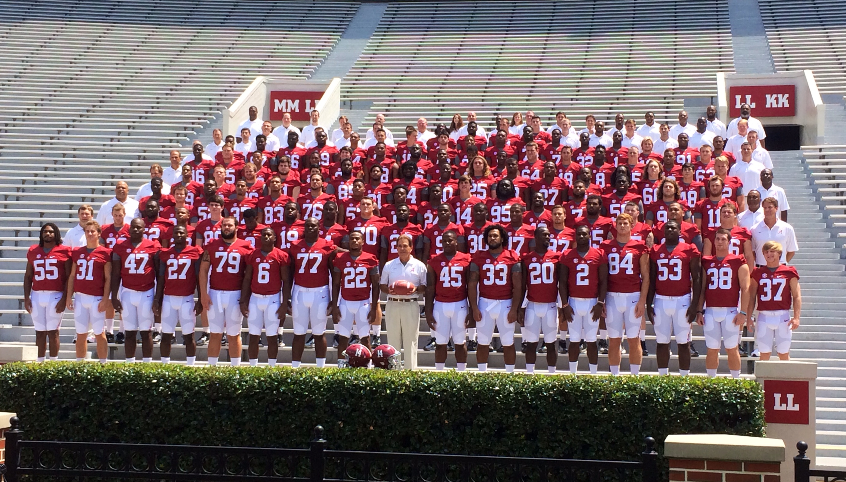 Alabama's Fan Day a good starting point for position battles