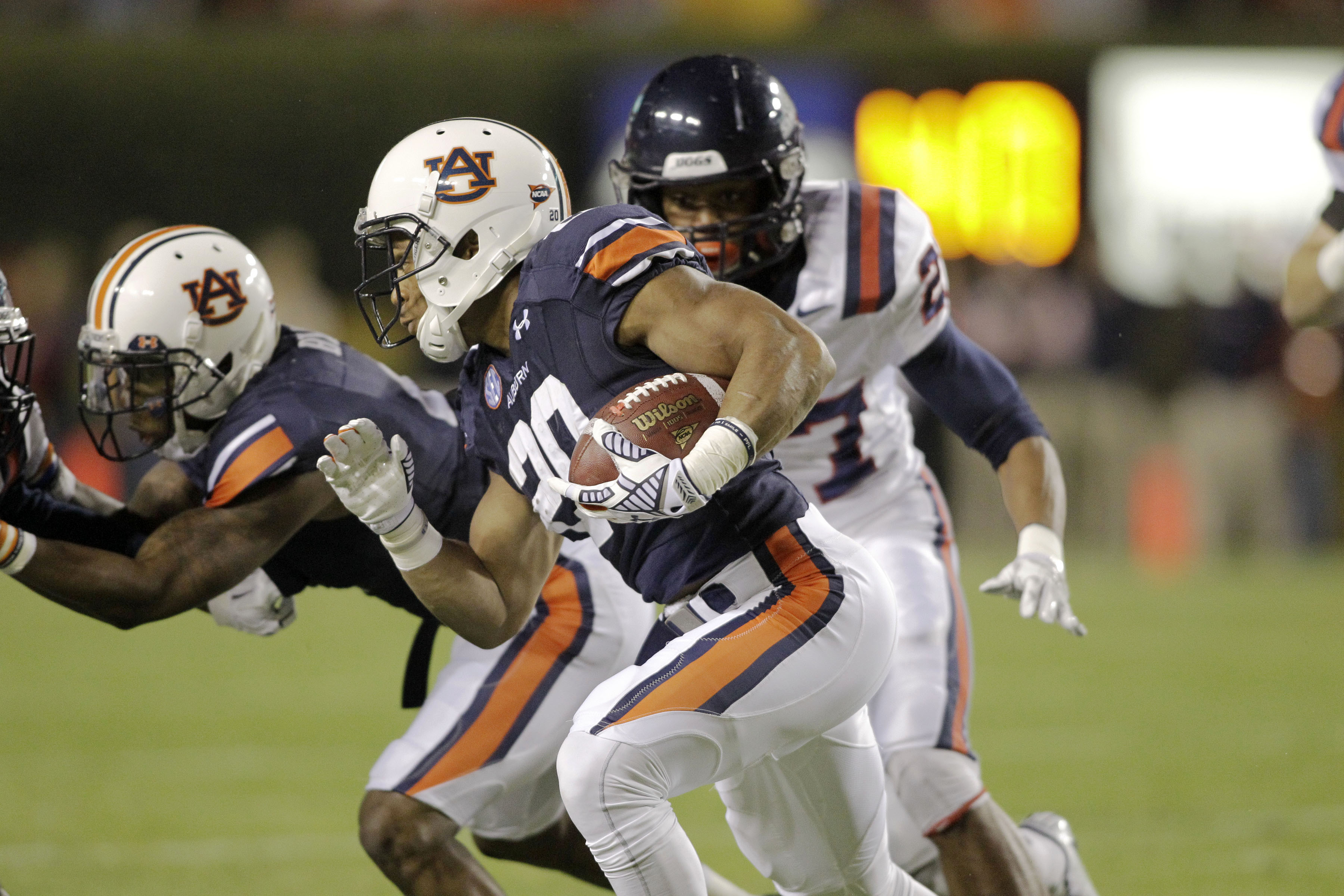 Auburn's slide in CFP Top 25 continues