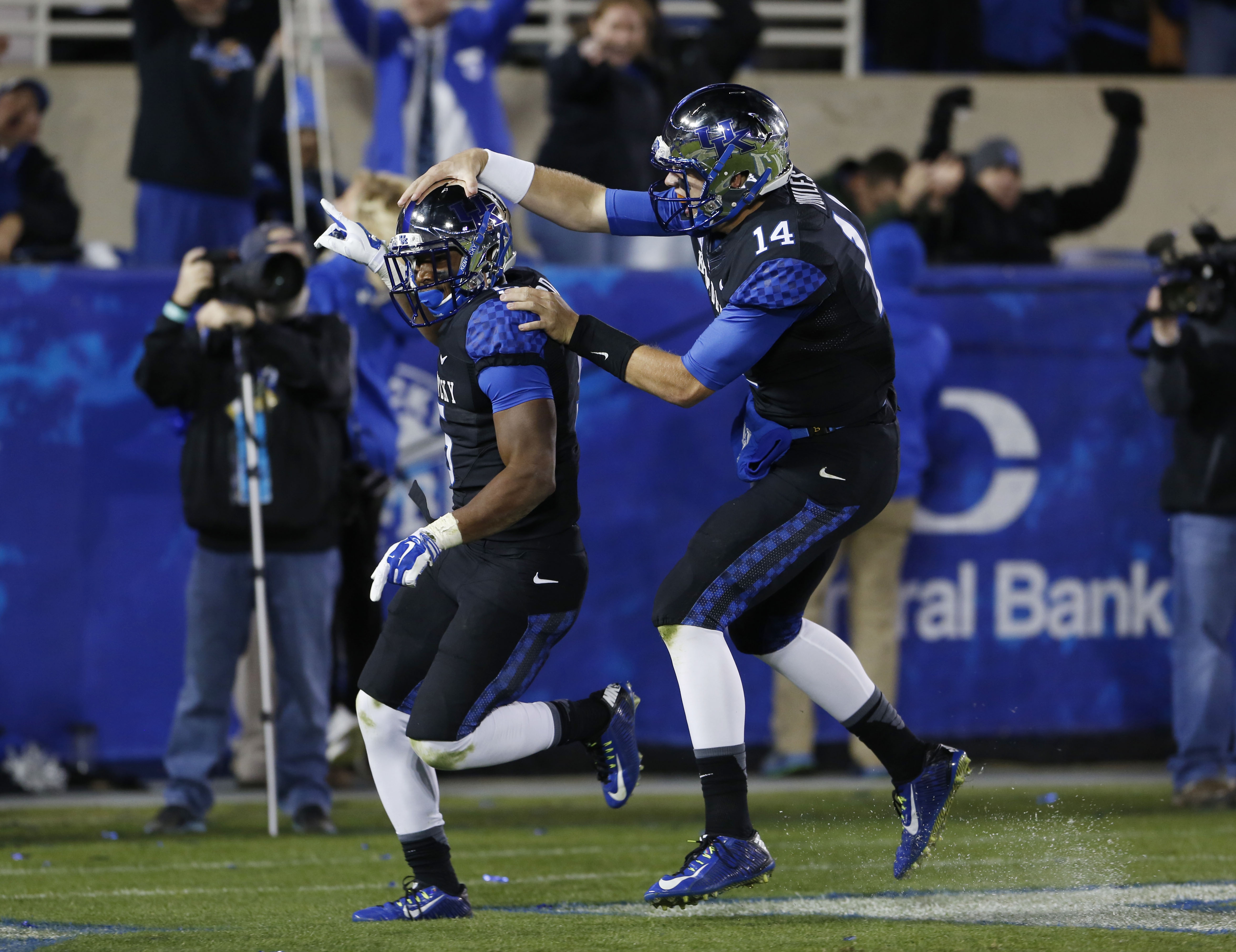 Kentucky adds three new chromecentric helmet options for 2015 season