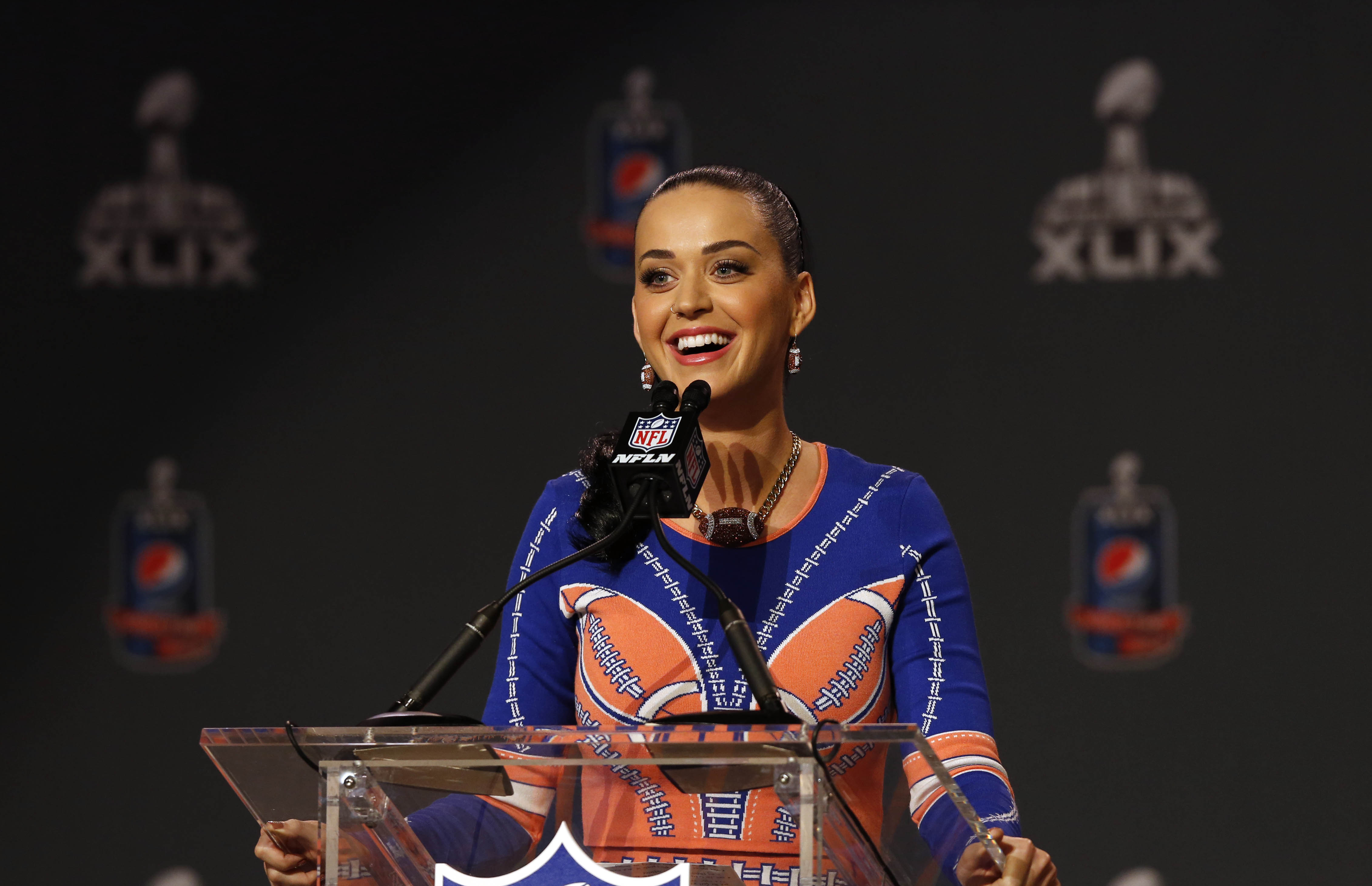 Photo: Ole Miss using Katy Perry to woo five-star prospect