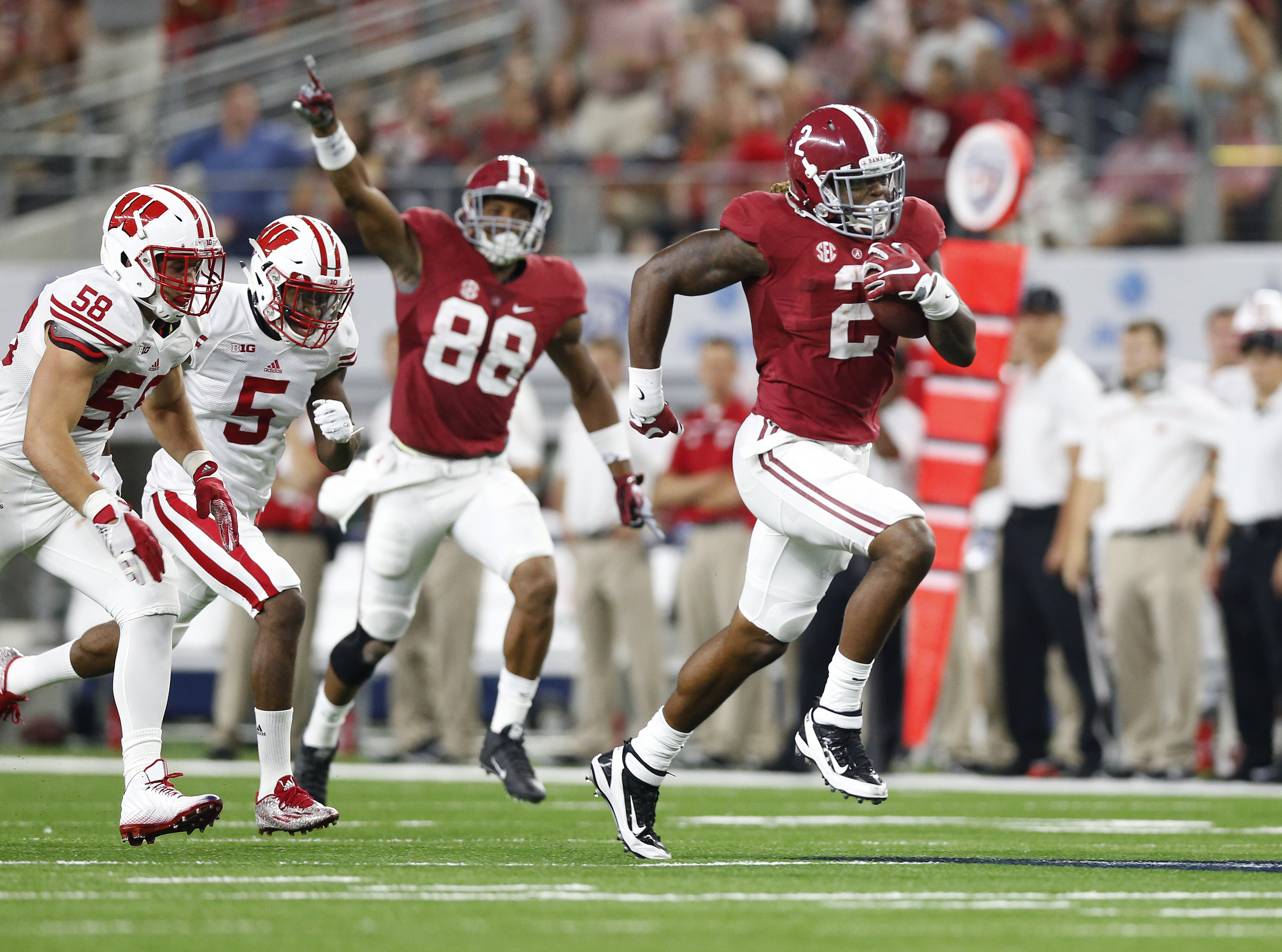 Alabama's Derrick Henry earns FWAA Offensive Player of the Week honor