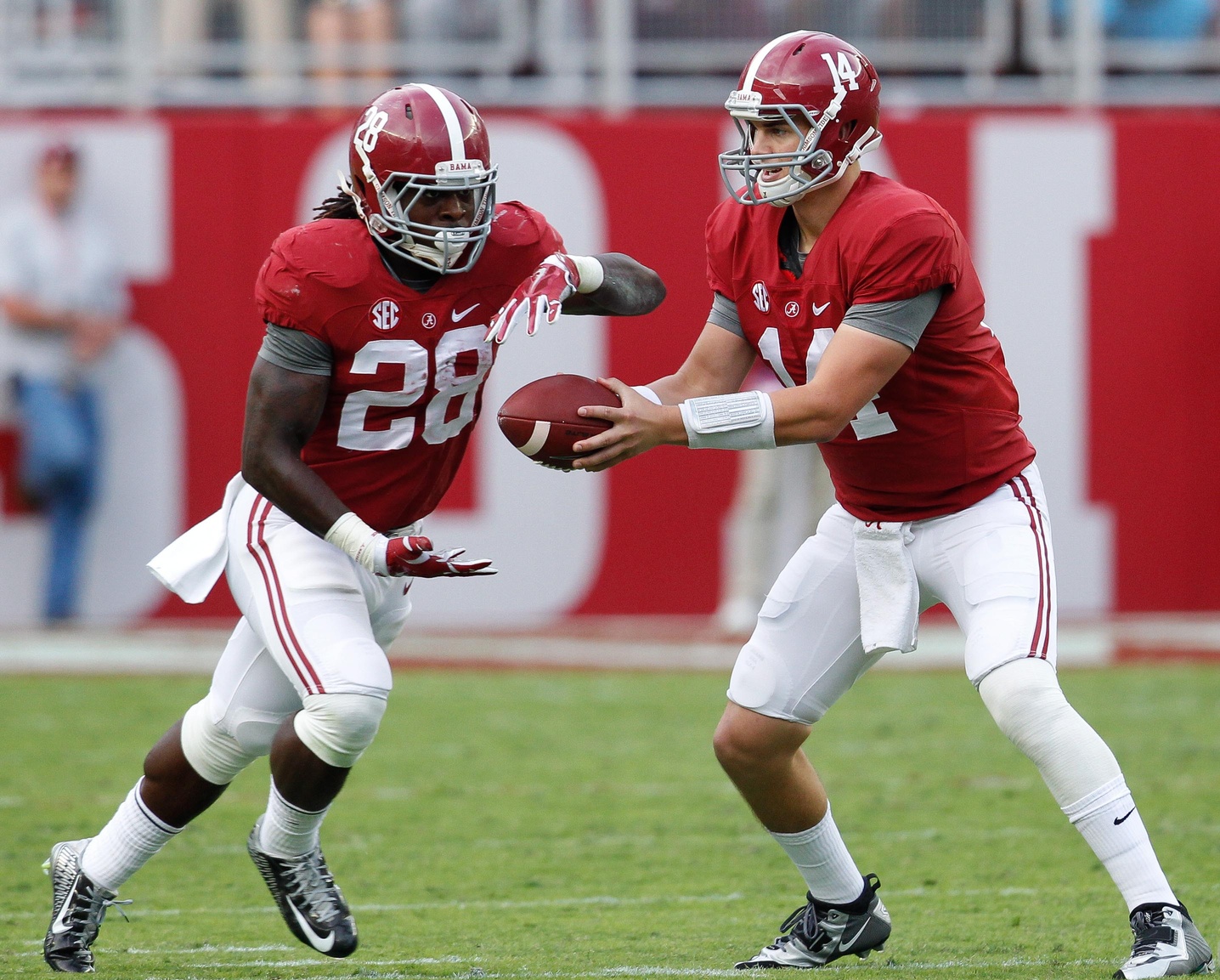 Report: Former Alabama RB dies in car accident
