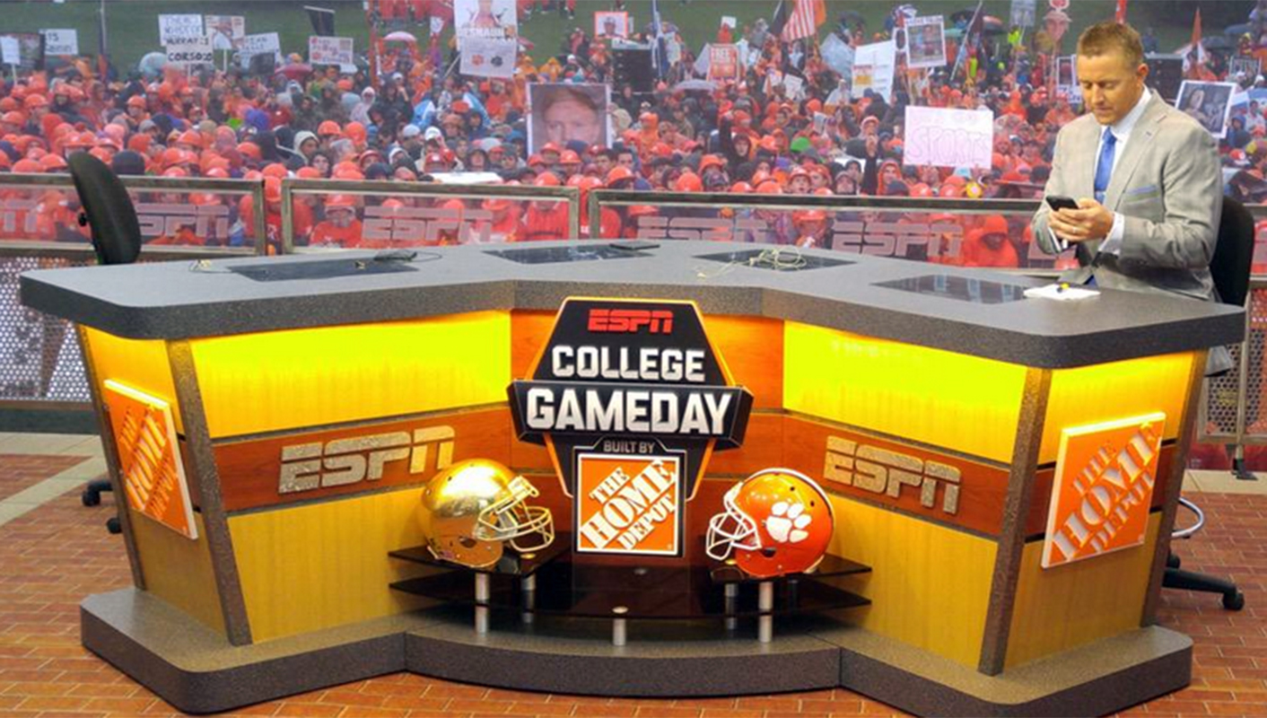 Best College GameDay signs Week 9