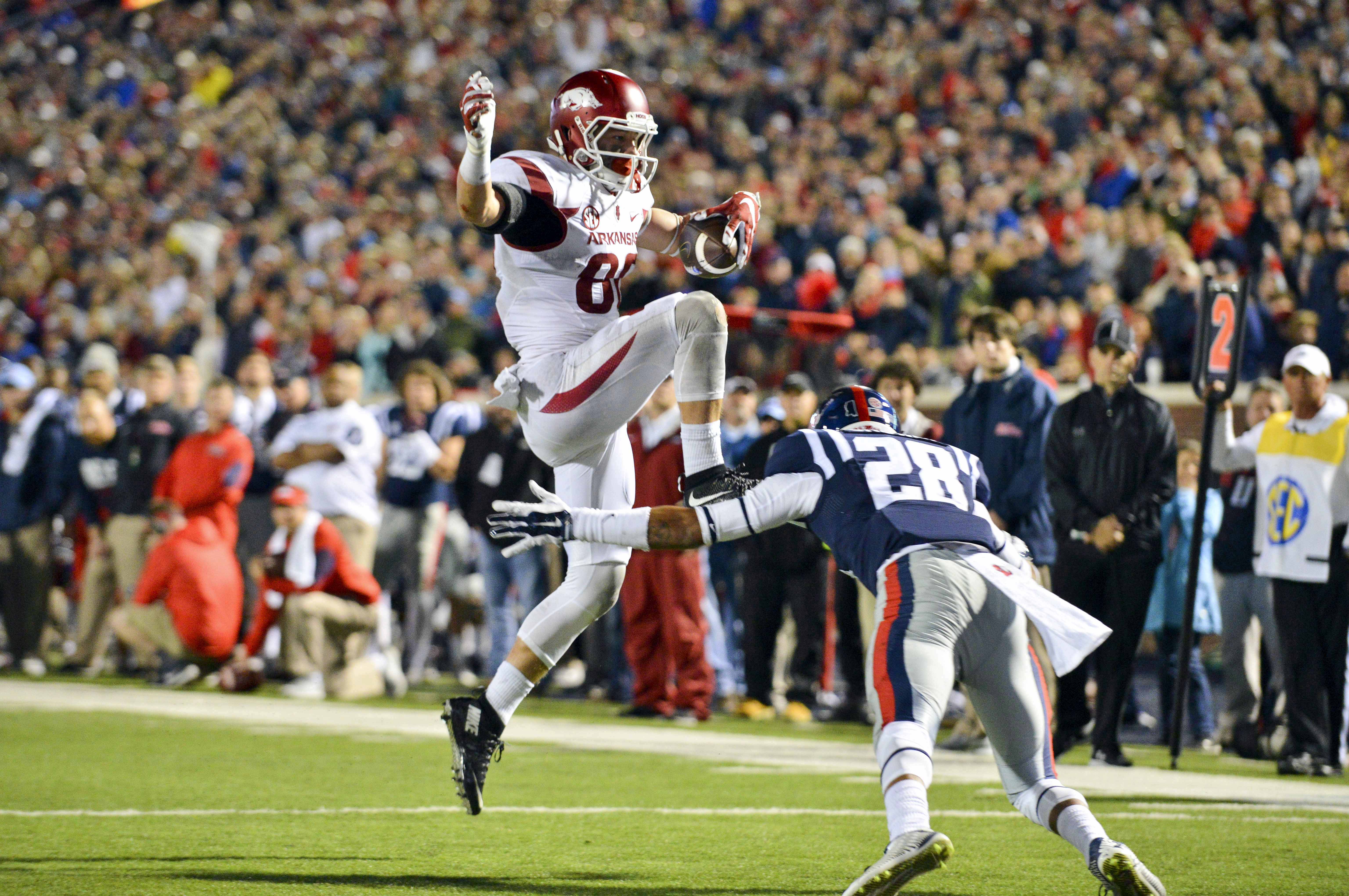 Audio The Razorbacks' radio call of gamesaving lateral, winning conversion in OT