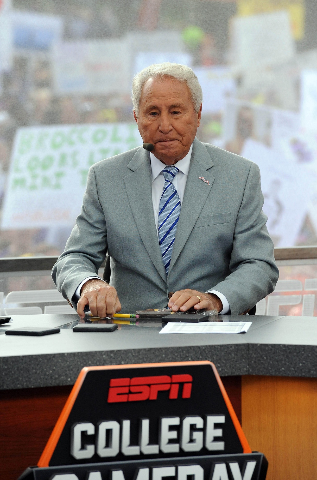 ESPN 'College GameDay' crew makes Lee Corso cry with never-before-seen  footage