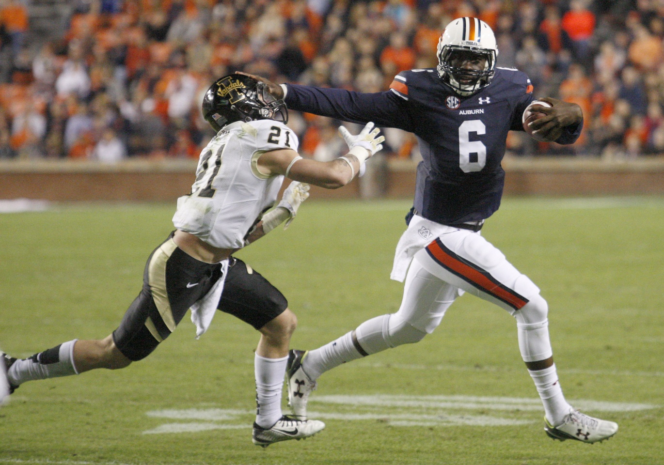 Checking the score Vegas' 8 preseason SEC Heisman contenders