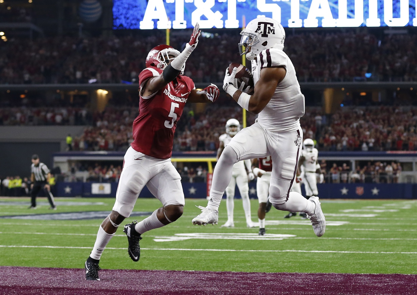 Longest conference winning streaks for every SEC West team