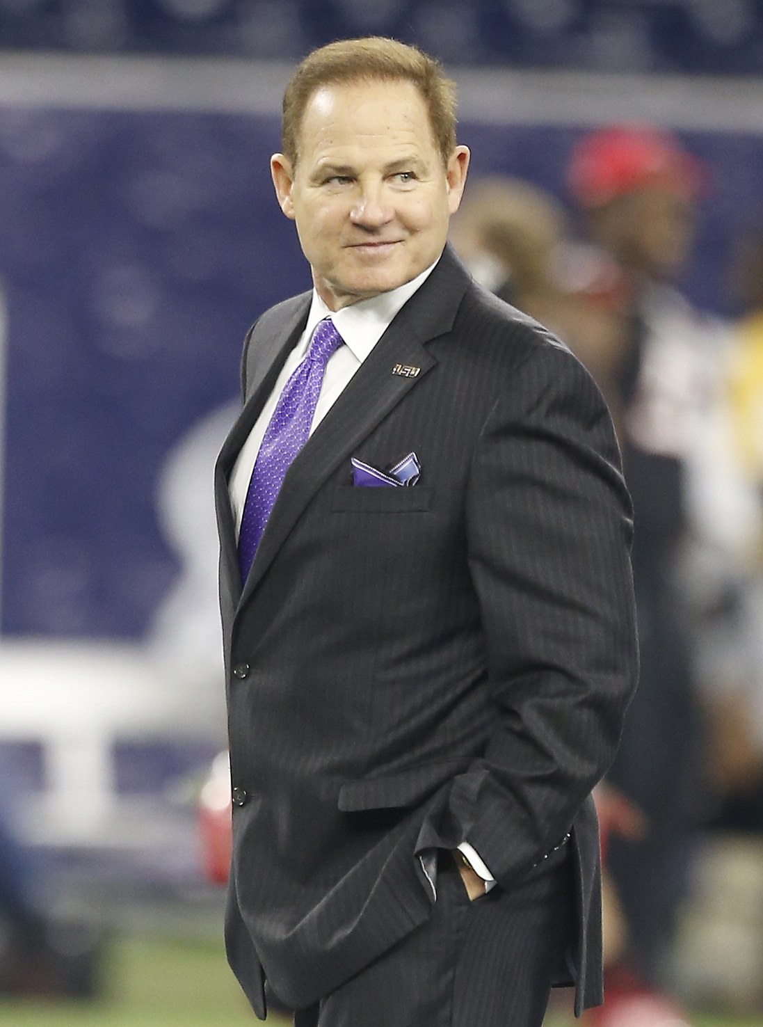 Report Les Miles made more than 230,000 in outside last year