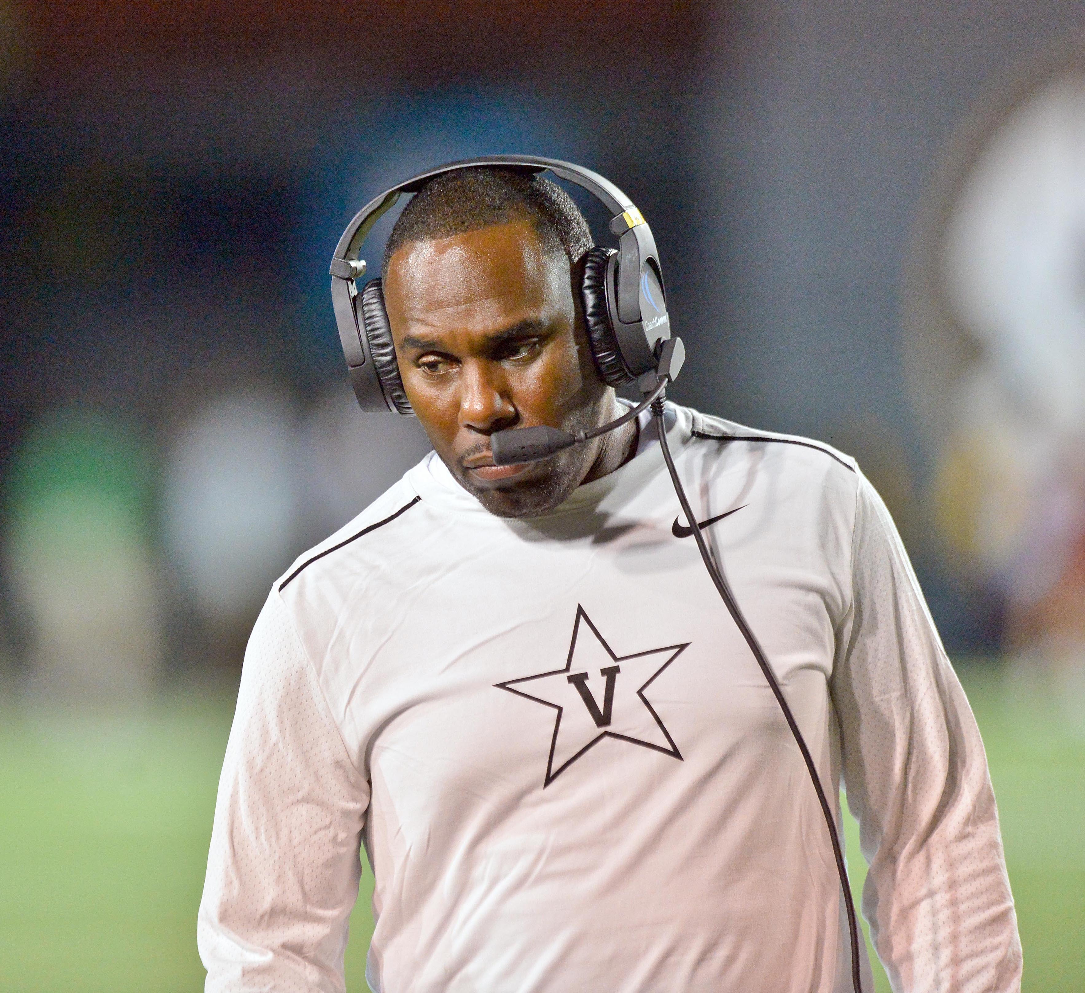 Photo Vanderbilt to wear 'deep water' uniforms for Saturday's game