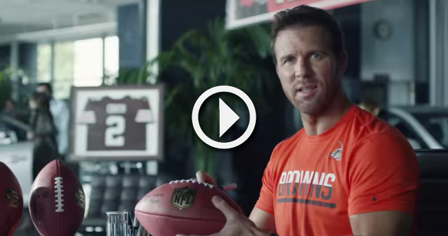 Tim Couch Appears In New Bud Light Nfl Commercial