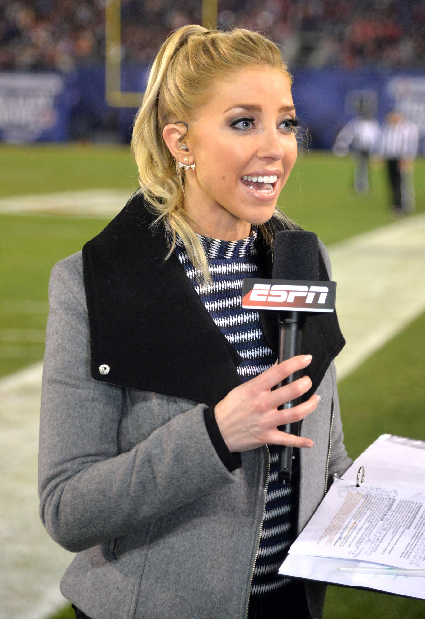 color commentator vs play by play color commentator vs play by play