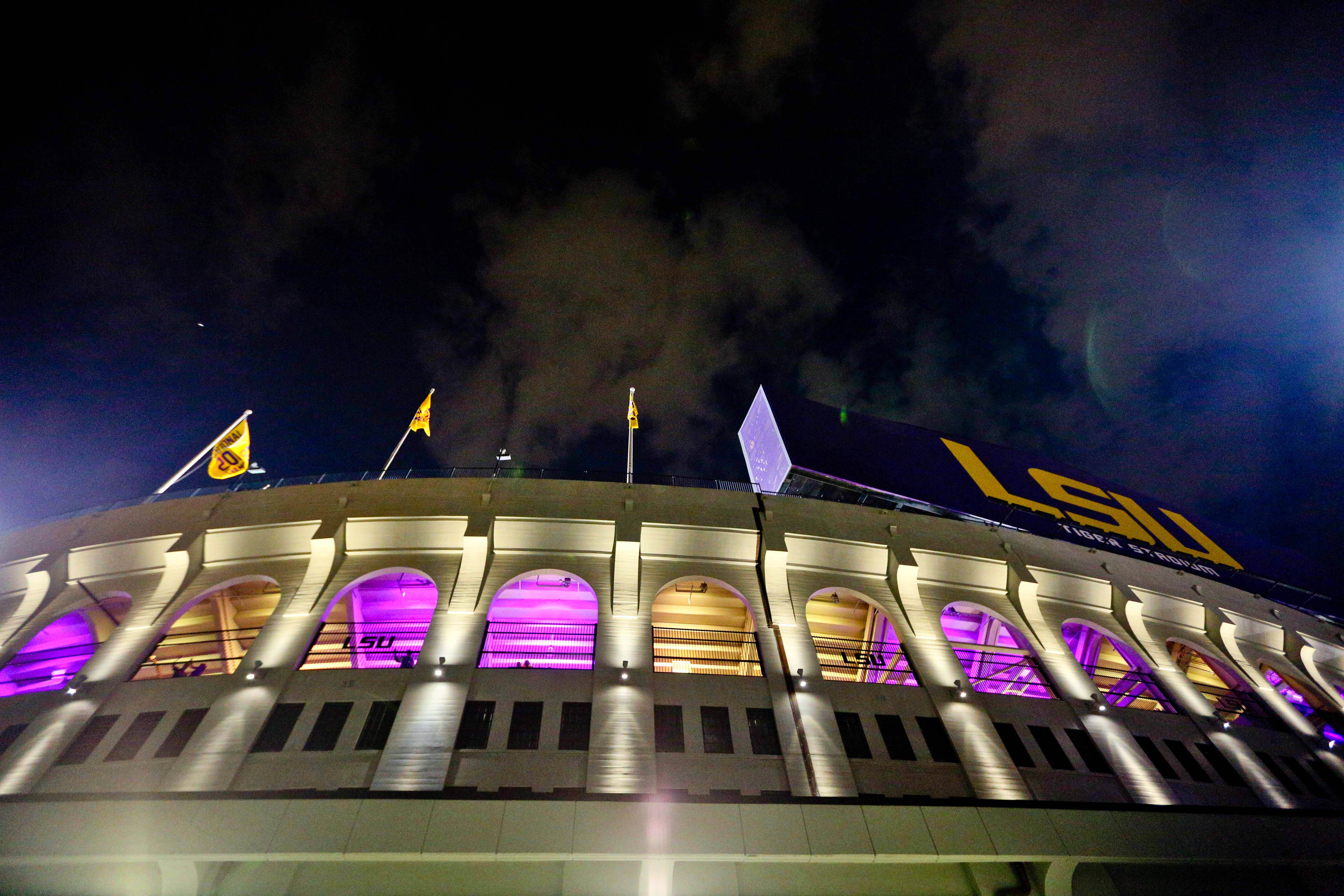 Report Alabama students broke into Tiger Stadium and damaged the logo