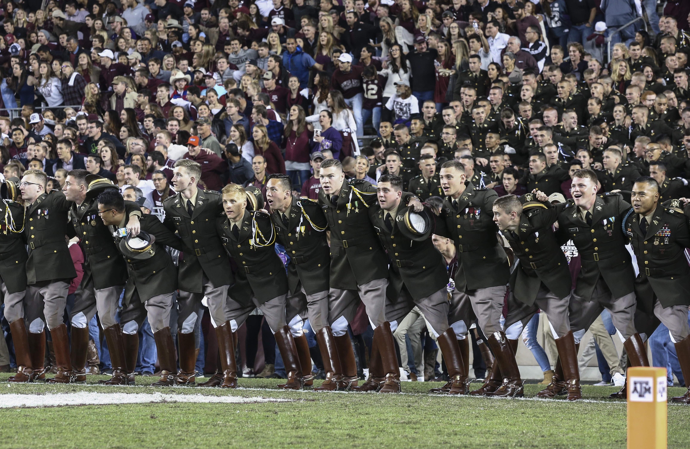 Listing the SEC schools by enrollment size
