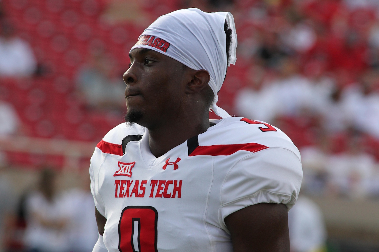 How did Texas Tech transfer Jonathan Giles land LSU's coveted No. 7