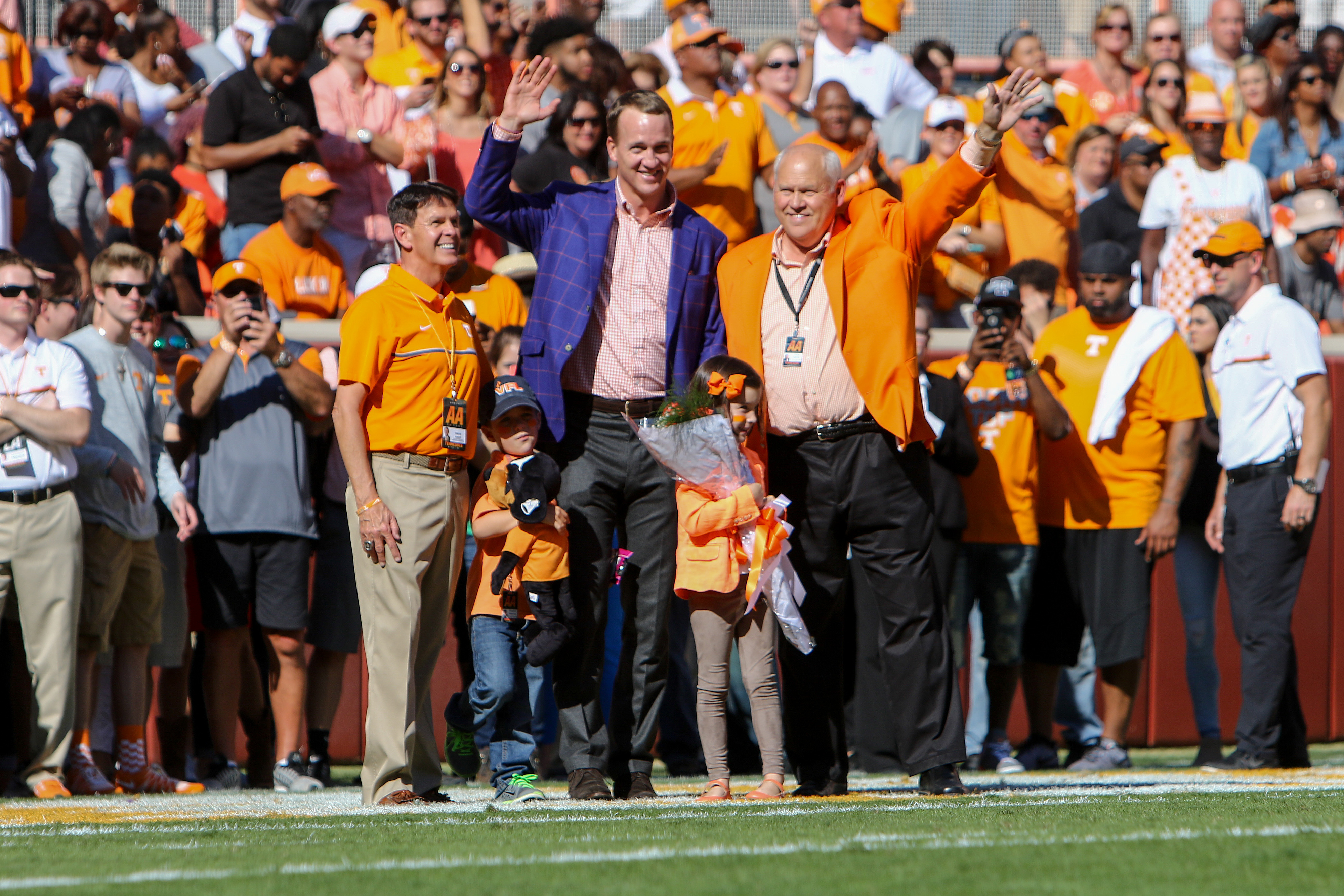 Peyton Manning set to be honored during halftime of game