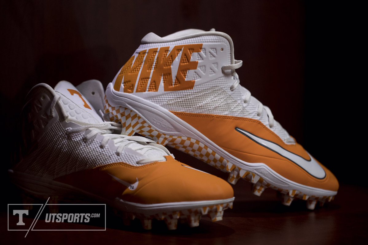 nike cleat maker