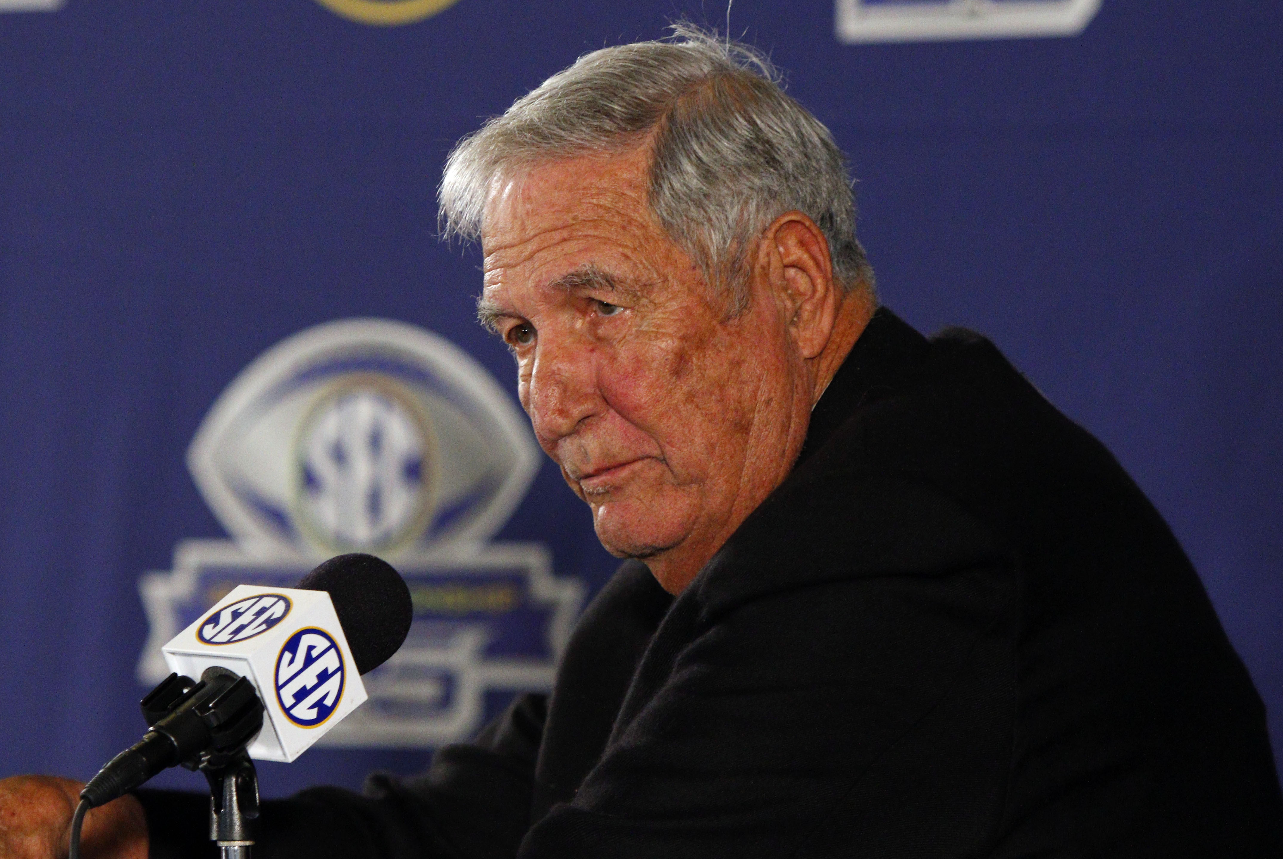 Former Alabama coach Gene Stallings suffers stroke; in