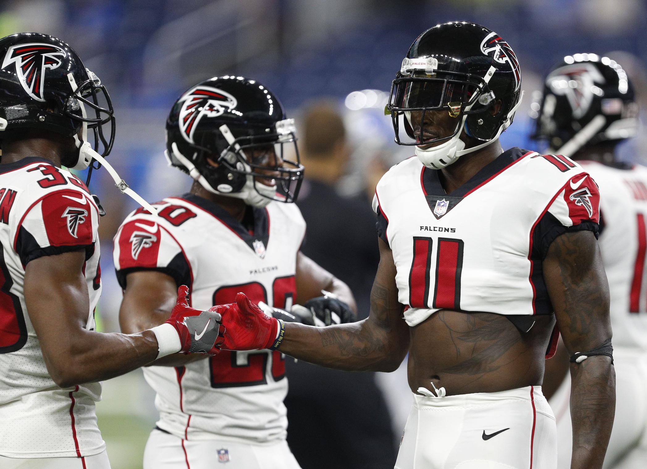 LOOK Falcons WR Julio Jones wears cleats representing pro wrestling legend Ric Flair