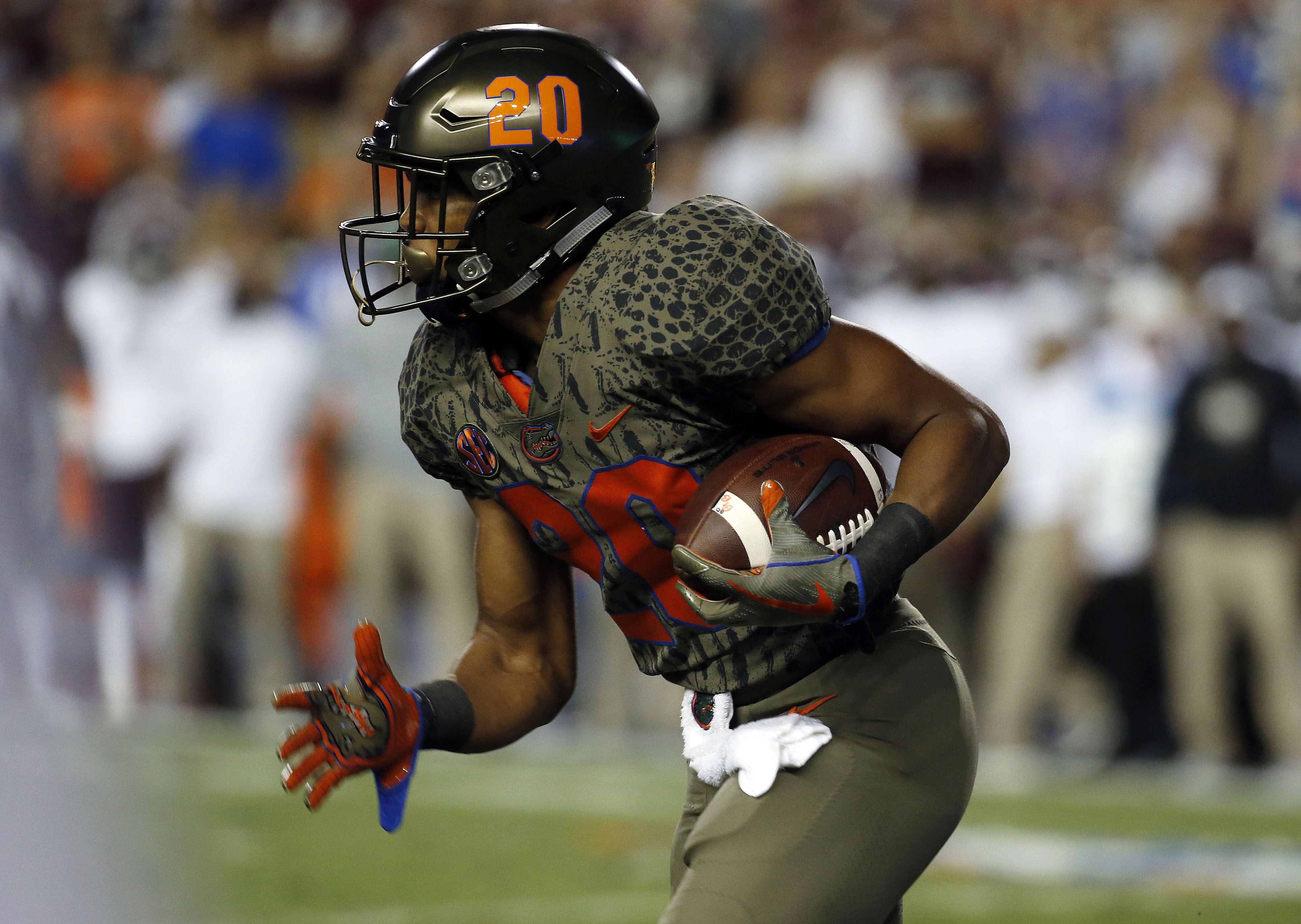Report Florida RB Malik Davis out for second half of game
