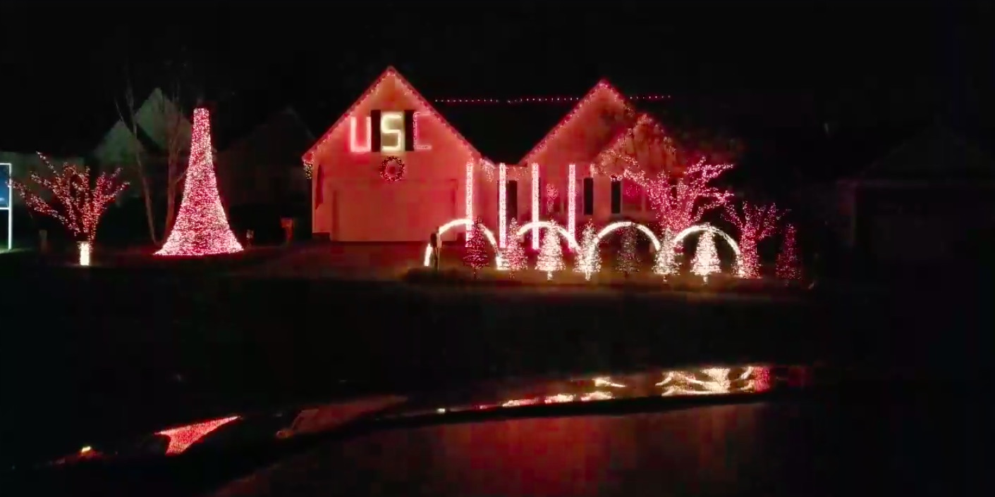 WATCH South Carolina fan creates incredible Christmas lights show to