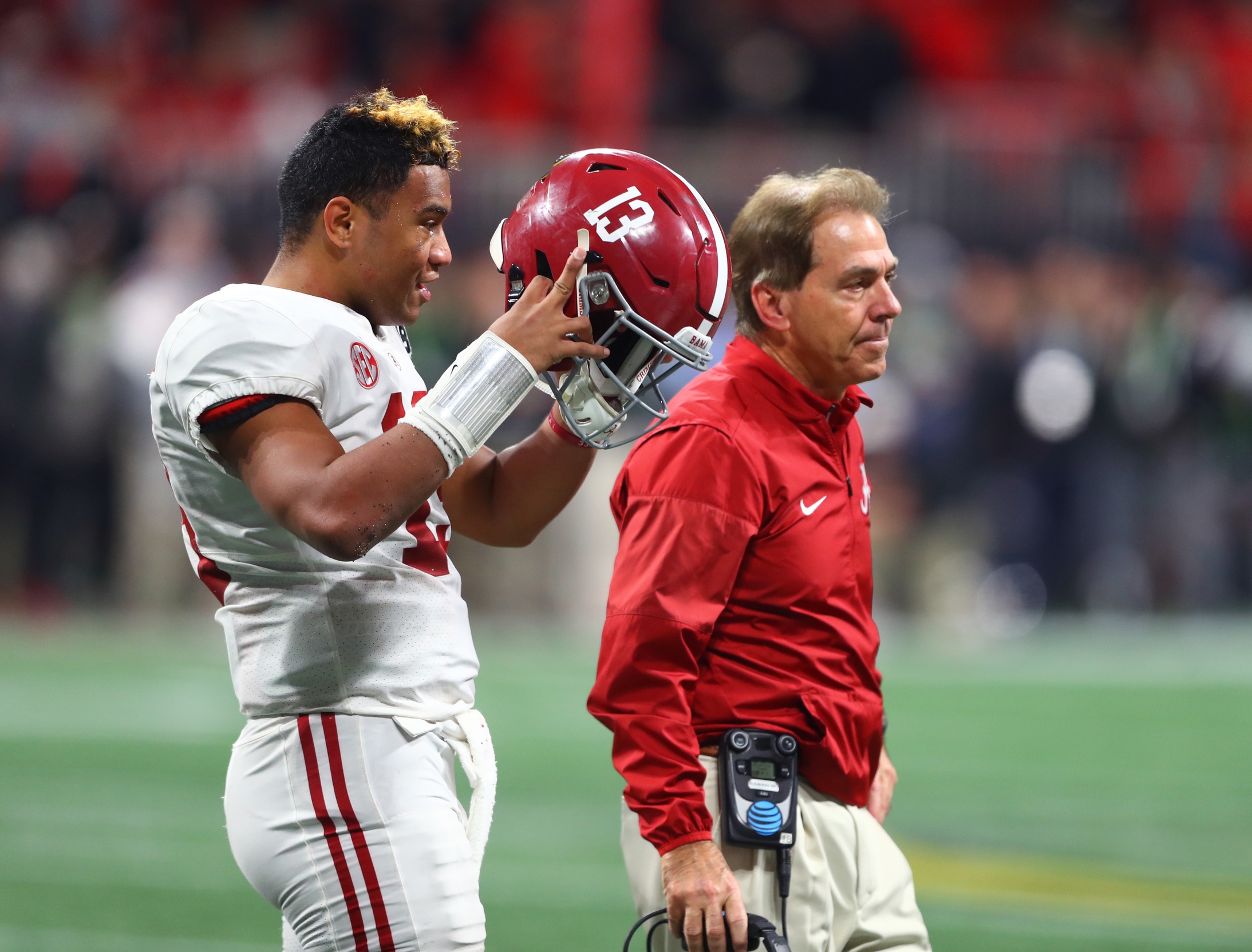 WATCH: Tua Tagovailoa participating at practice after suffering hand injury