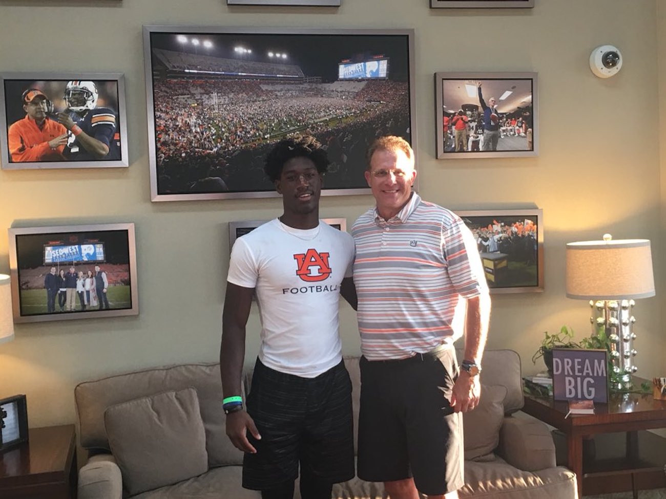 Highly rated 2020 Alabama LB Demouy Kennedy commits to Auburn over UGA
