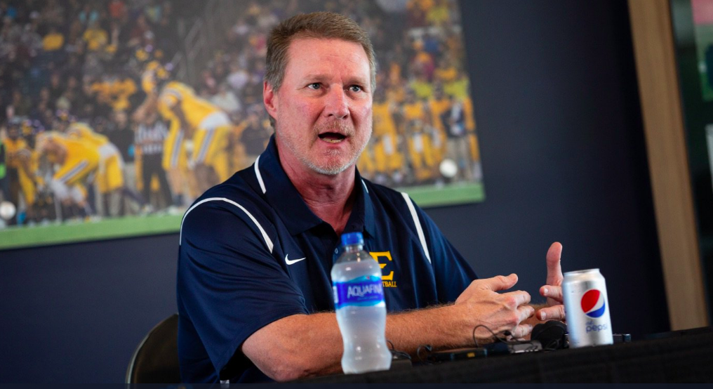 Tennessee football Randy Sanders is finally a head coach, but not