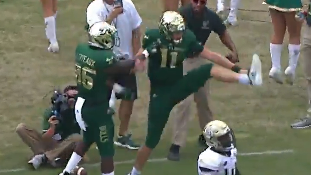 Former Alabama QB Blake has huge game for USF, scores 4 total TDs