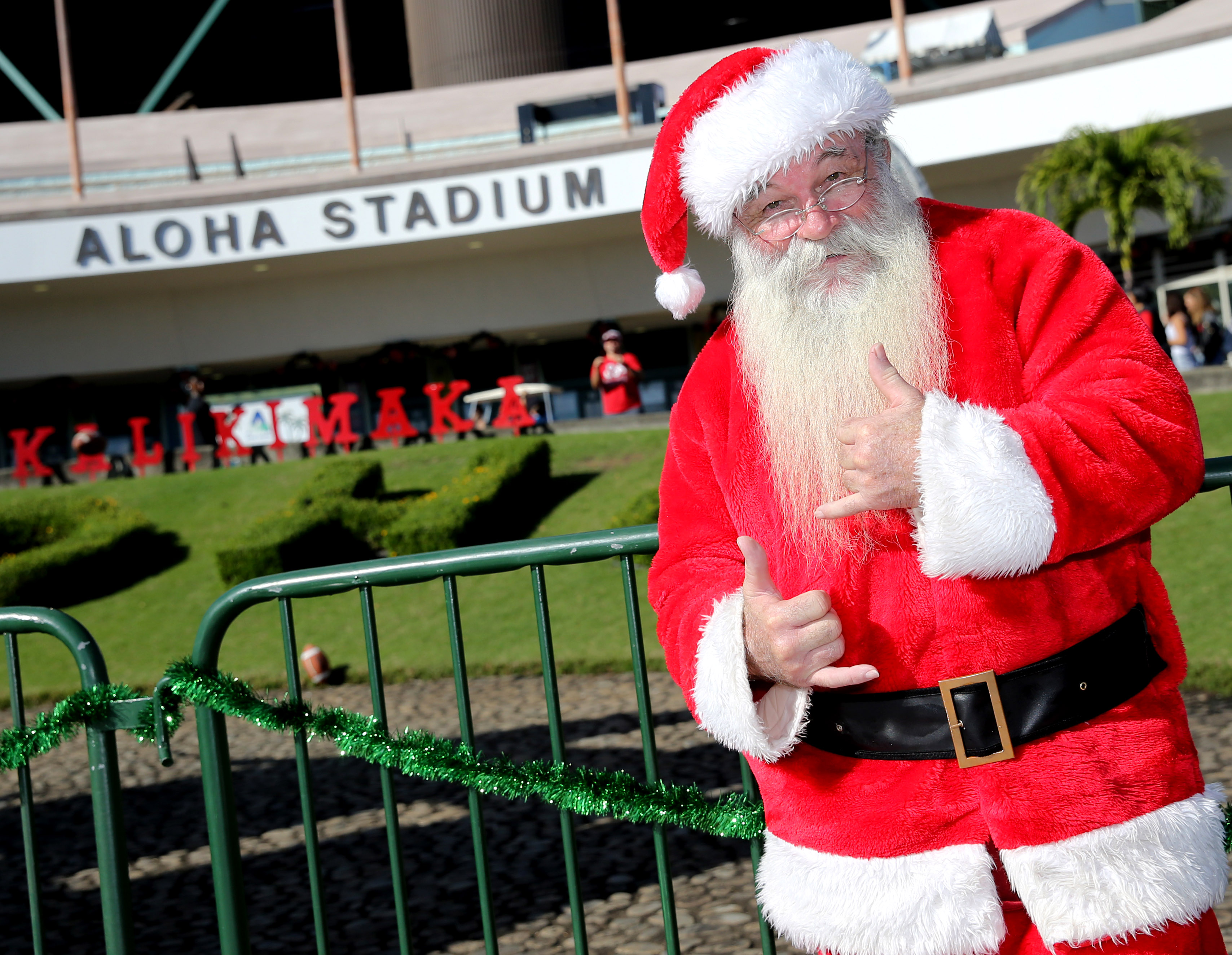 College football bowl schedule: Saturday slate features four bowl games
