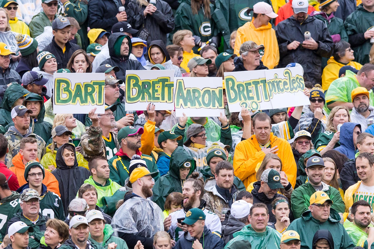 Brett Favre Aaron Rodgers Pay Tribute To Legendary Alabama Green Bay 