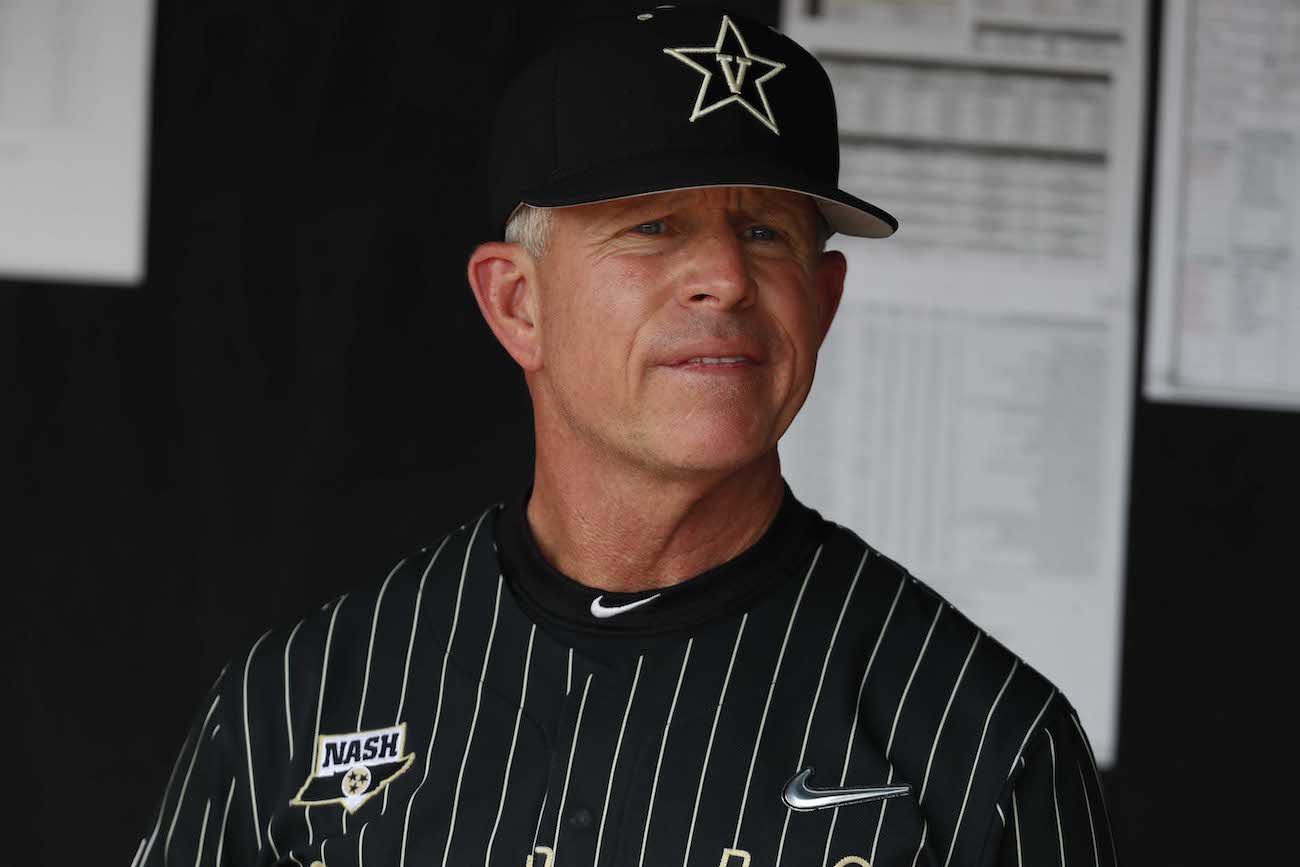vanderbilt-baseball-coach-tim-corbin-reacts-to-tennessee-crowd-covid-does-not-exist-in-knoxville