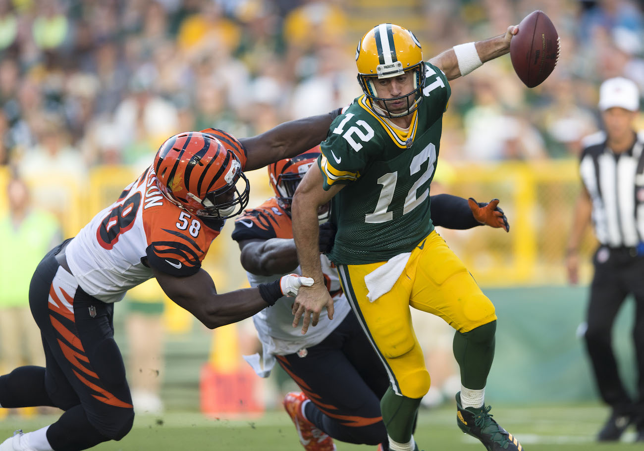 Former Auburn DL Carl Lawson claims Aaron Rodgers is one of the easiest