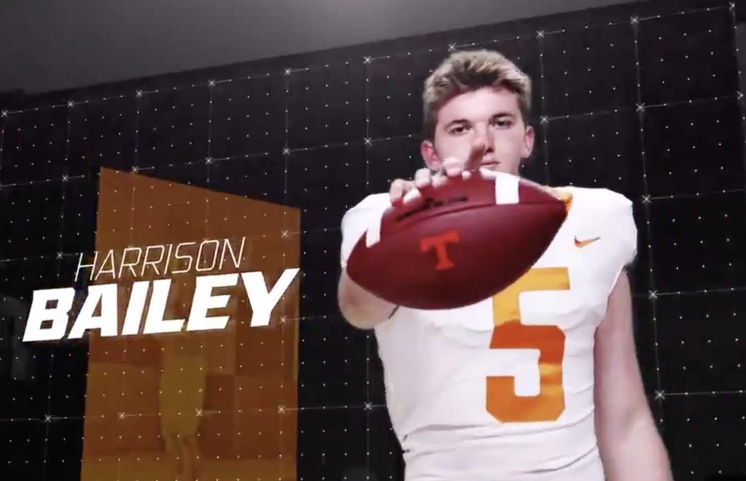 Tennessee QB signee Harrison Bailey threw for 410 yards, 6 touchdowns in first half during high