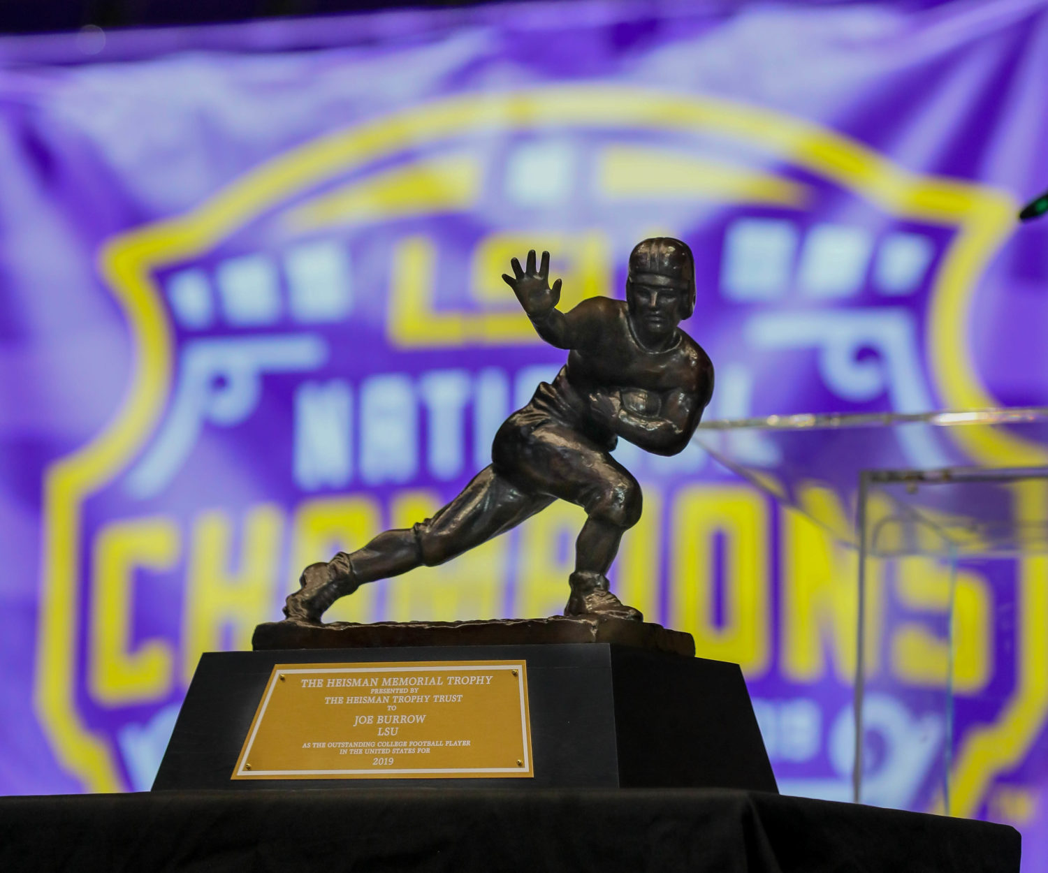 Sportsbook releases early 2020 Heisman Trophy odds featuring several