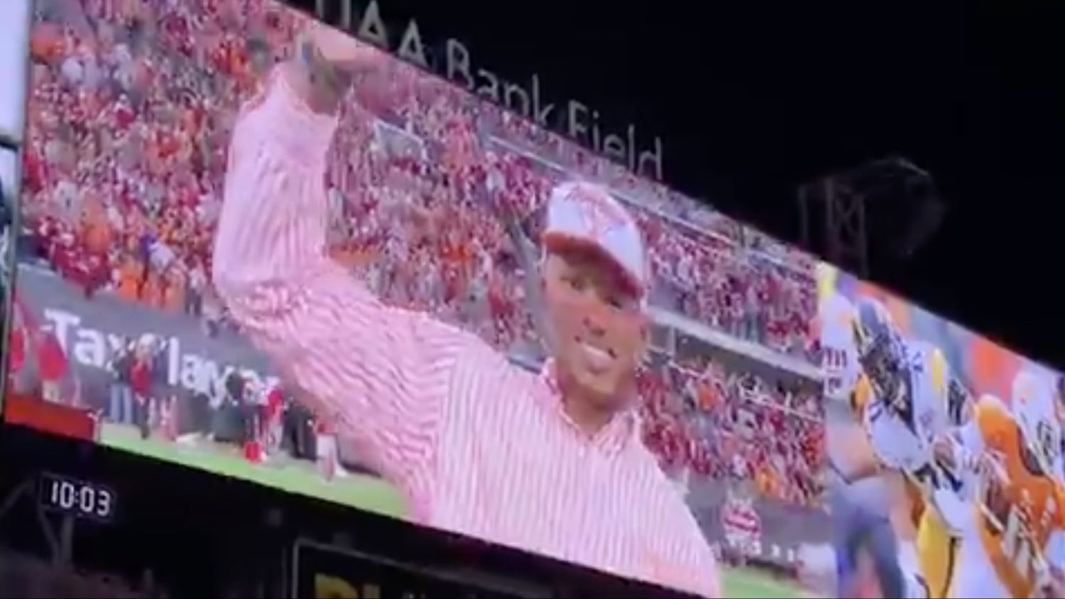 Tennessee fans at Gator Bowl react to Steve Spurrier, Josh Dobbs being